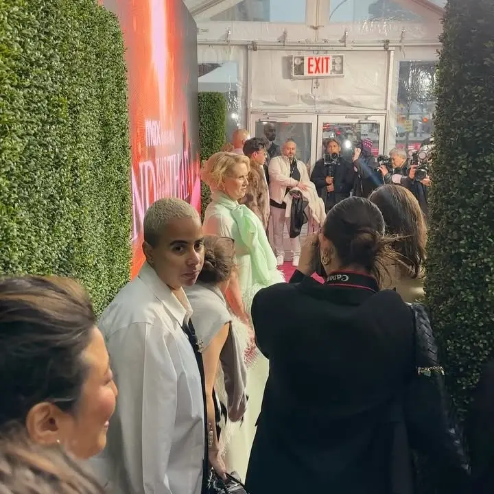 Anna Roisman Shines at Premiere