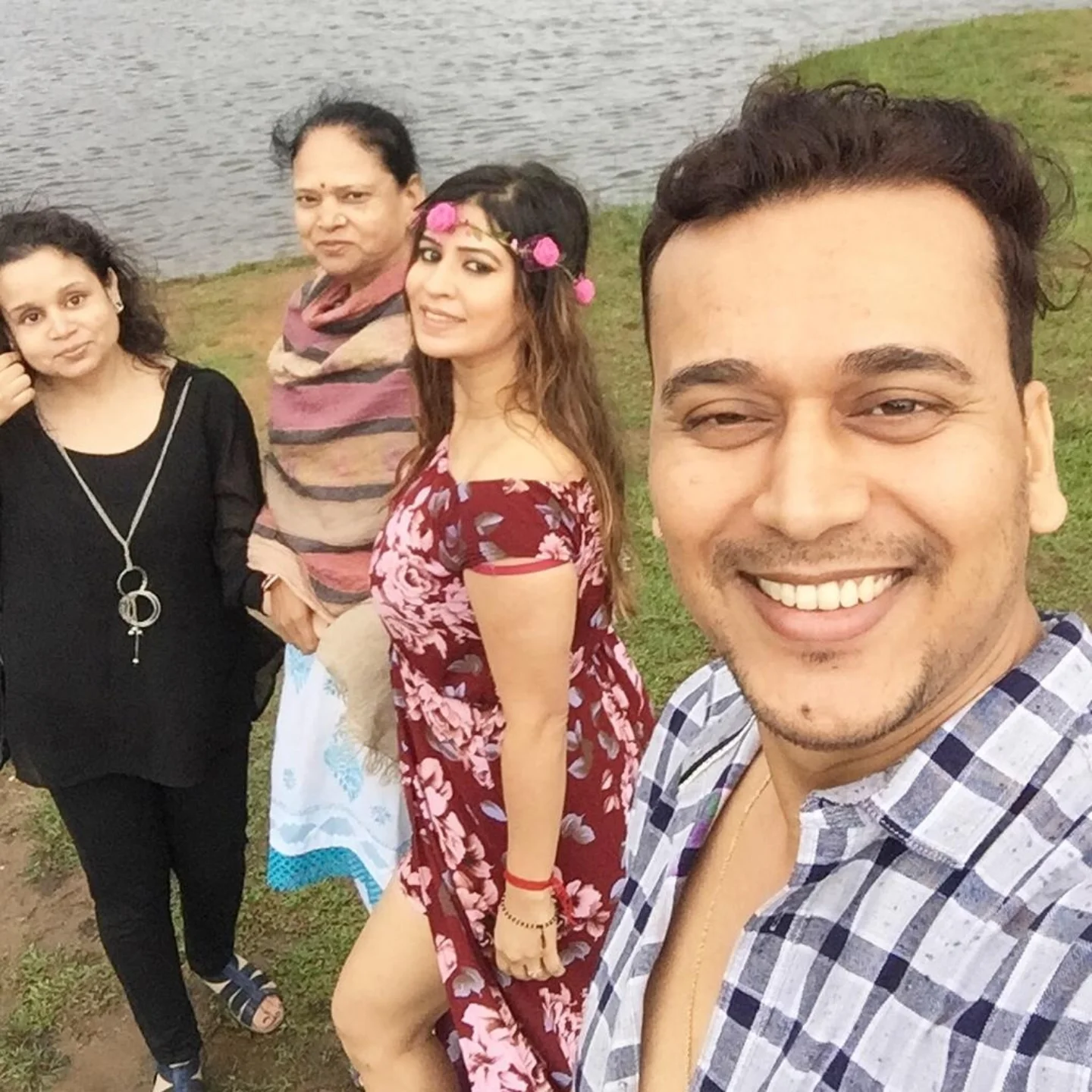 Anurag Sharma Pays Tribute To Mother India
