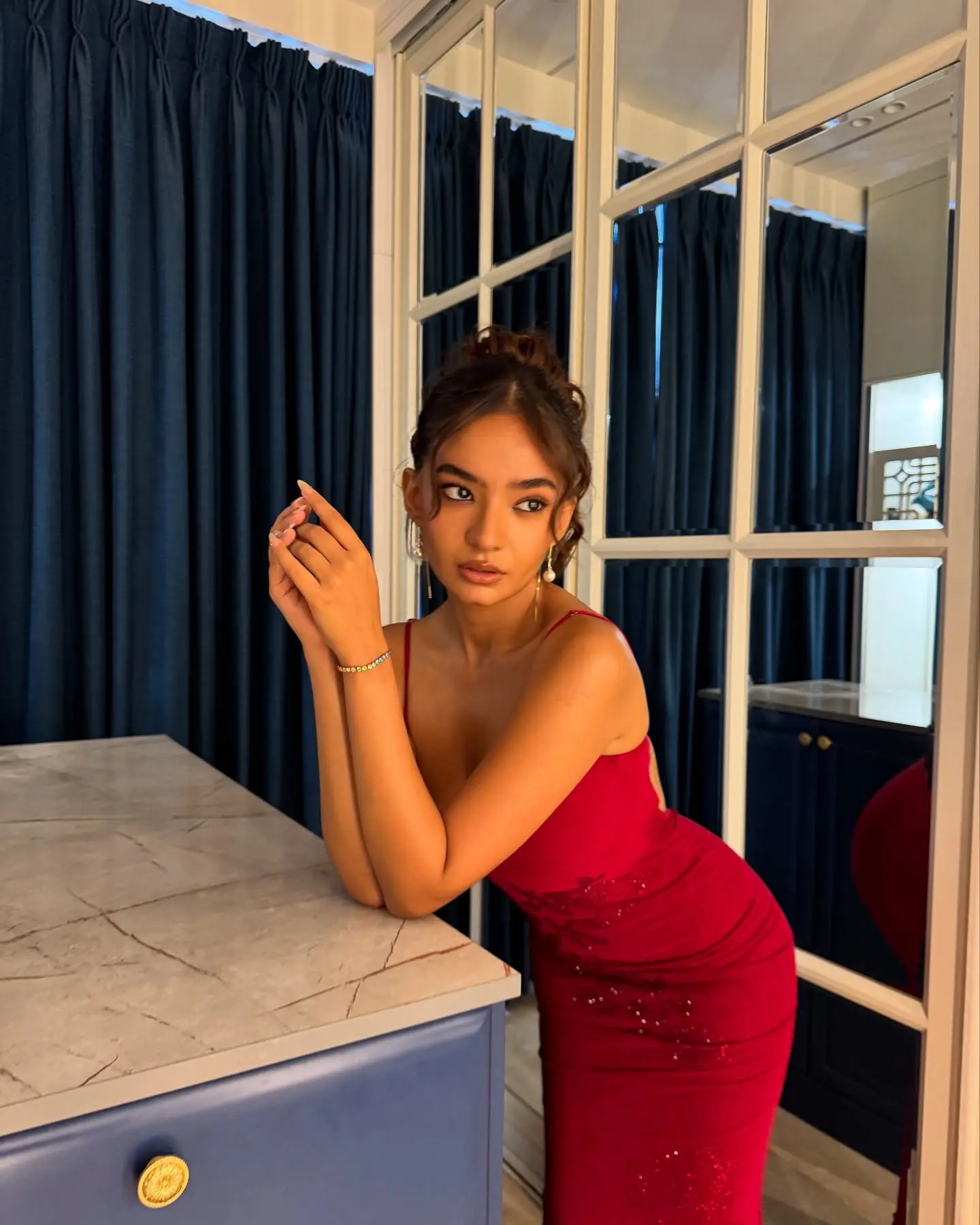 Anushka Sen Stuns In Bold Night Look