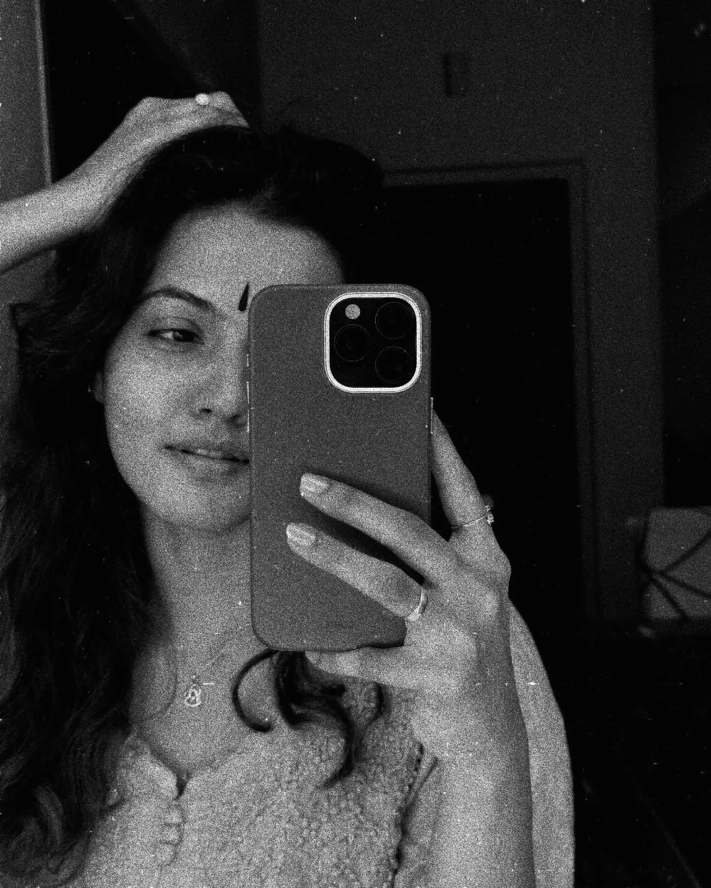 Aparna Das Flaunts Unique Look With Long Bindi