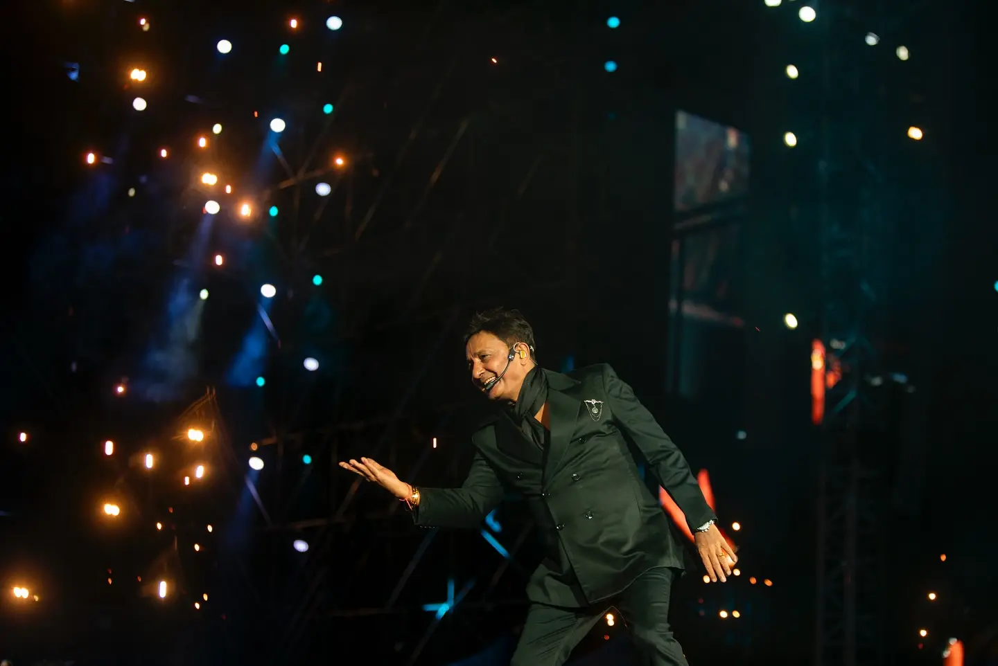 AR Rahman's Wonderment Tour Premiere Unites 40,000 Hearts