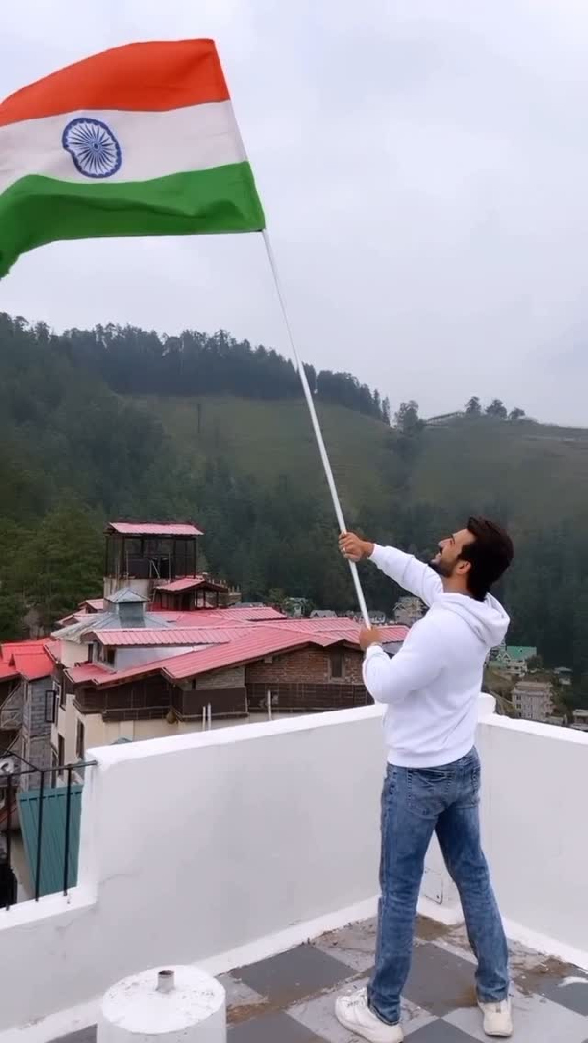 Arjun Bijlani Stuns With Patriotic #Jaihind Post When patriotism speaks louder than words.