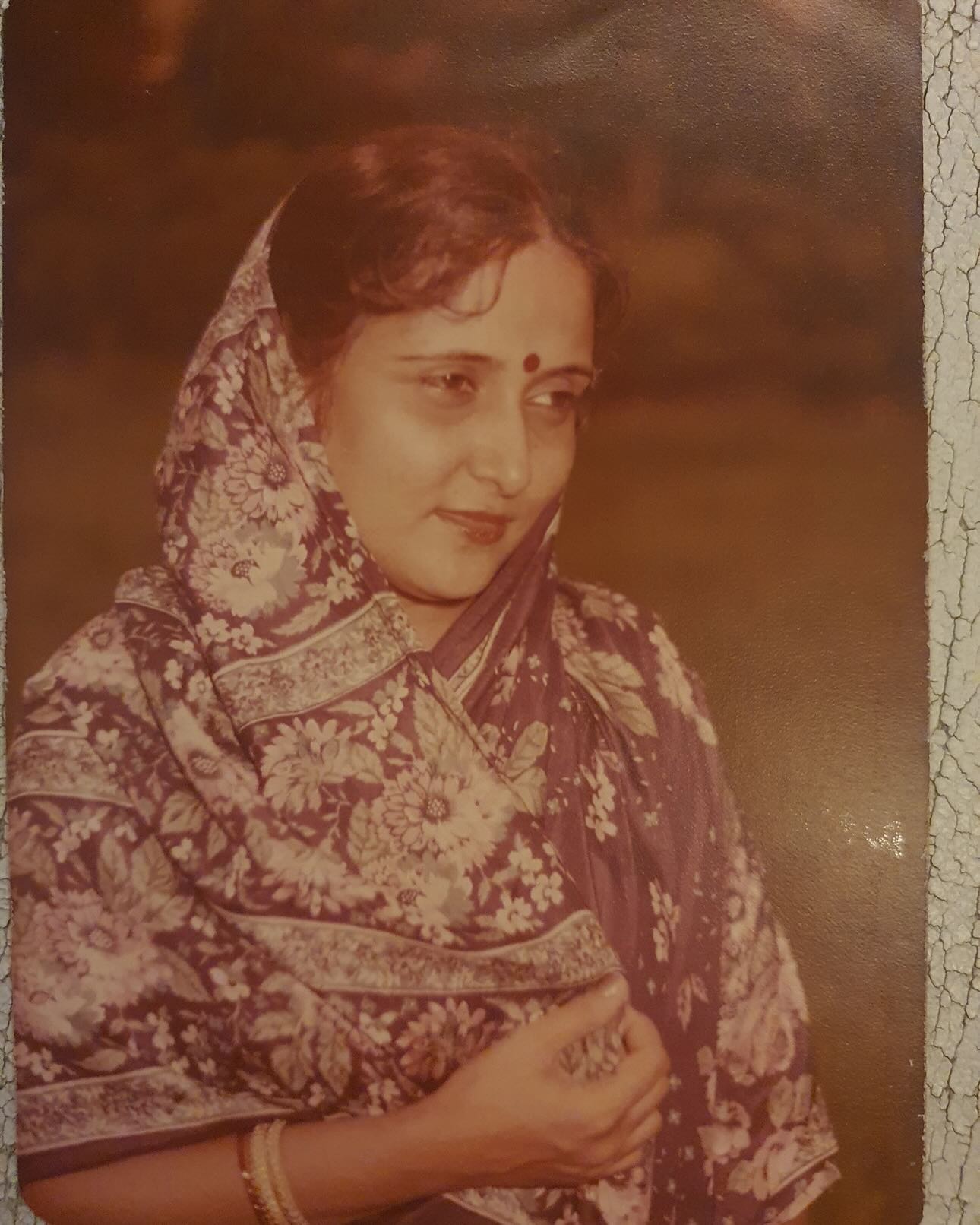 Arti Singh Chauhan Honors Late Mother In Emotional Tribute