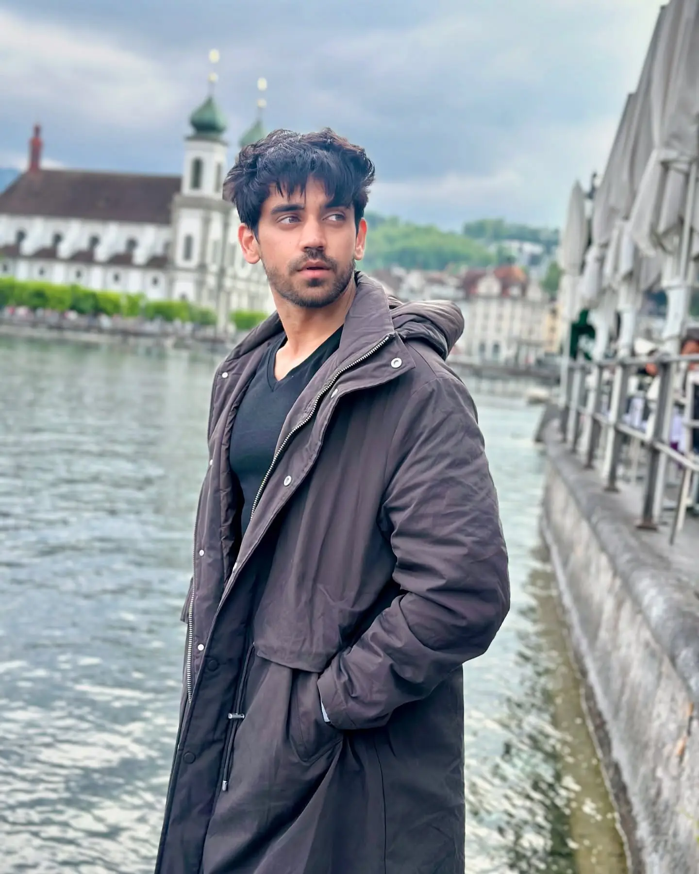 Avinash Mishra Explores Switzerland’s Scenic Wonders Celebrity traveler Avinash Mishra embraces Swiss landscapes, culture, and fresh adventures.