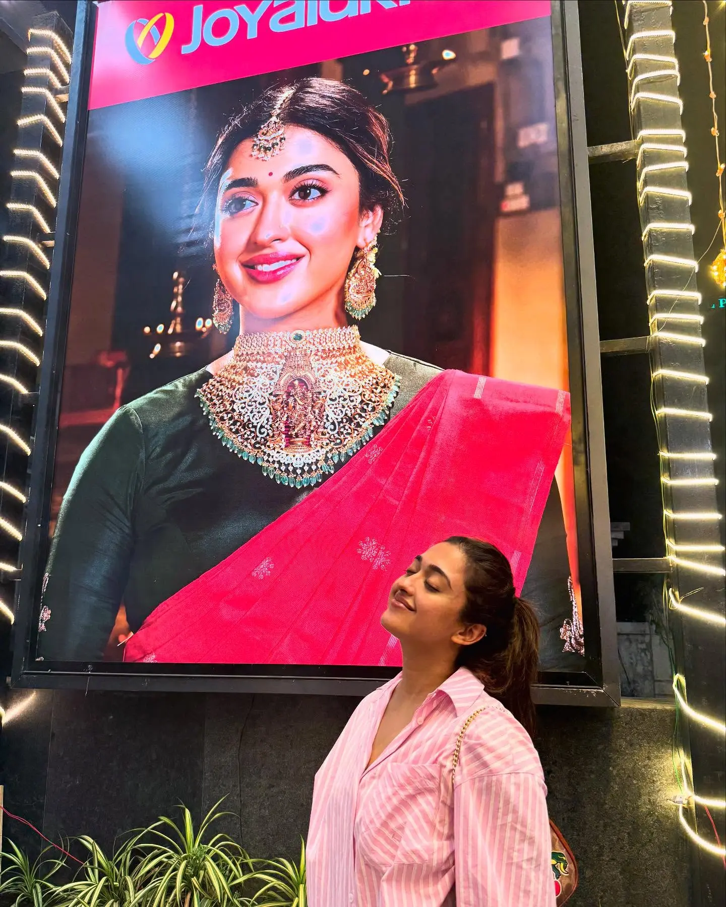 Billboard Moment: Gayatri Bhardwaj Shines in City Gayatri Bhardwaj celebrates her billboard debut, shining with style, grace, and pure charm