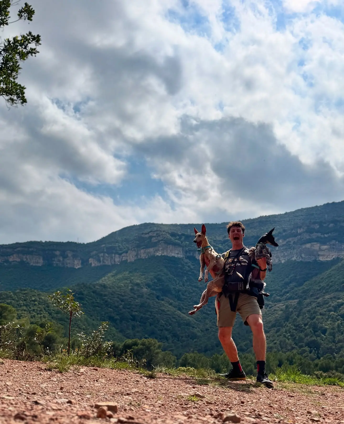 Catalonia Mountain Hike: Mud, Miles & Pizza Dough Adventure through Catalonia 800m elevation, 30KM trek, mud puddles, and pizza dough moment
