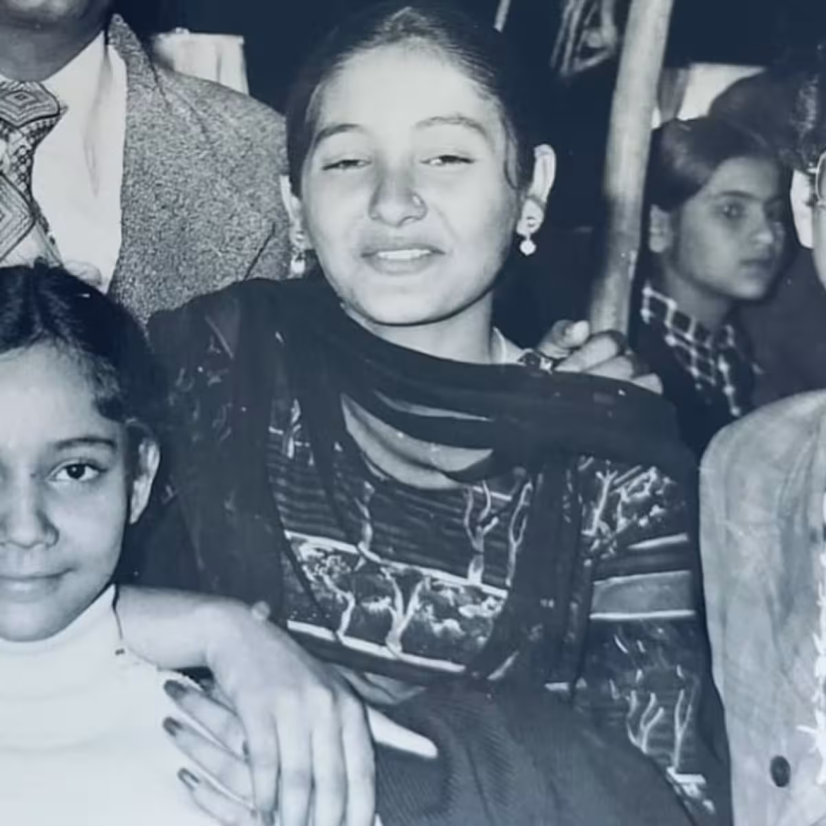 Celebrating Mothers: Anushka Sharma’s Heartfelt Tribute Anushka Sharma shares a touching Mother’s Day message that embraces global maternal love!!!