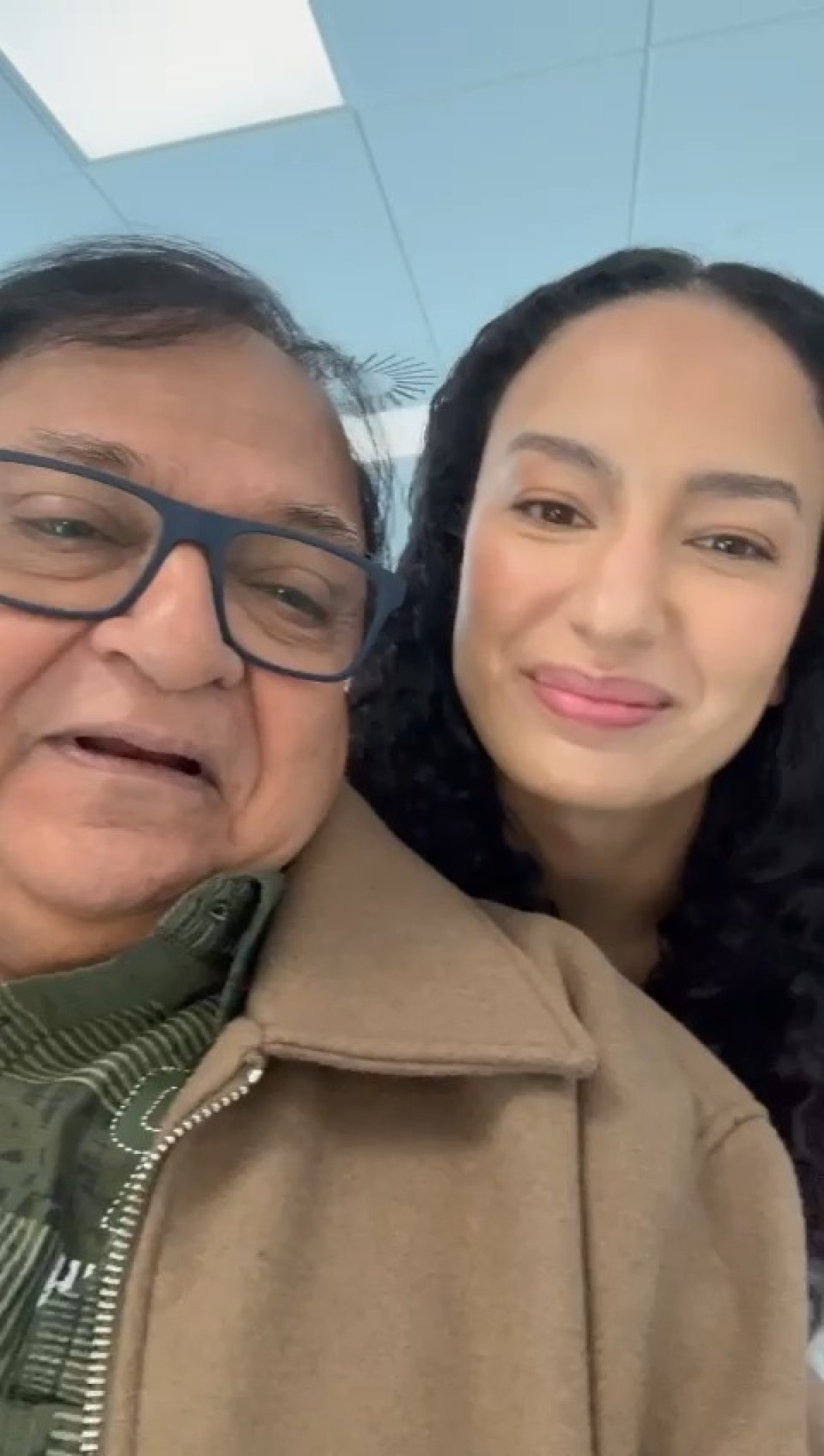 Chai And Charm: Rakesh Bedi Shines On Hi Chai Shoot A vibrant Hi Chai shoot merges heartfelt storytelling, humor, and the warmth of chai time