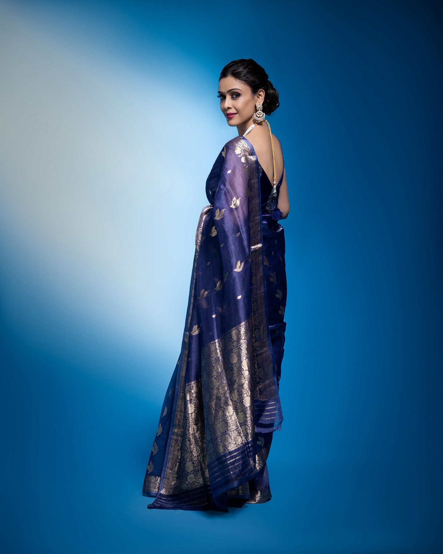 Chic Blue Saree Look Captivates Onlookers Modern twist meets timeless tradition in Hrishitaa Bhatt's chic saree style look -Refined!