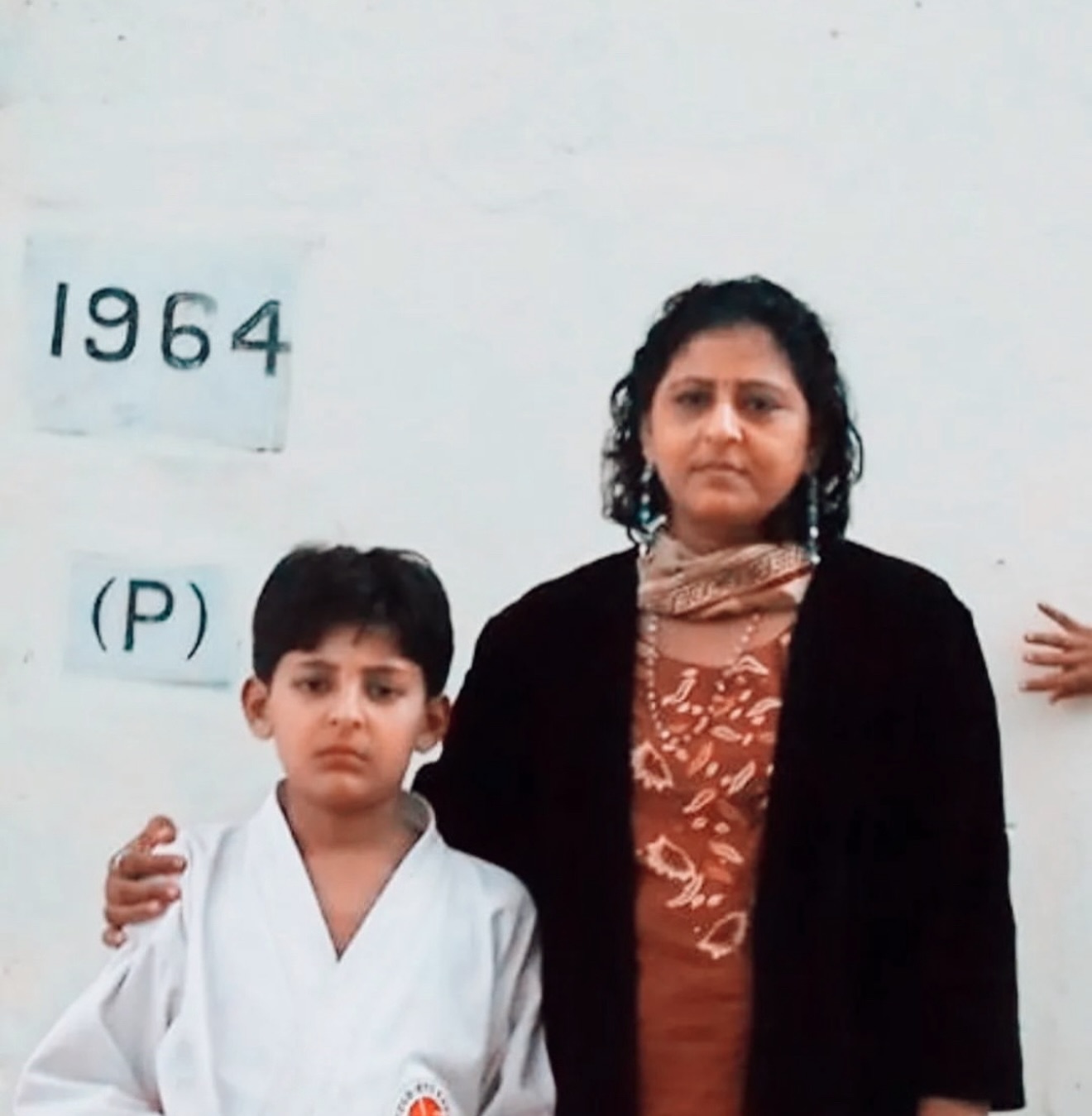 Darshan Raval honors the unstoppable power of moms with a heartfelt Mother's Day tribute.!