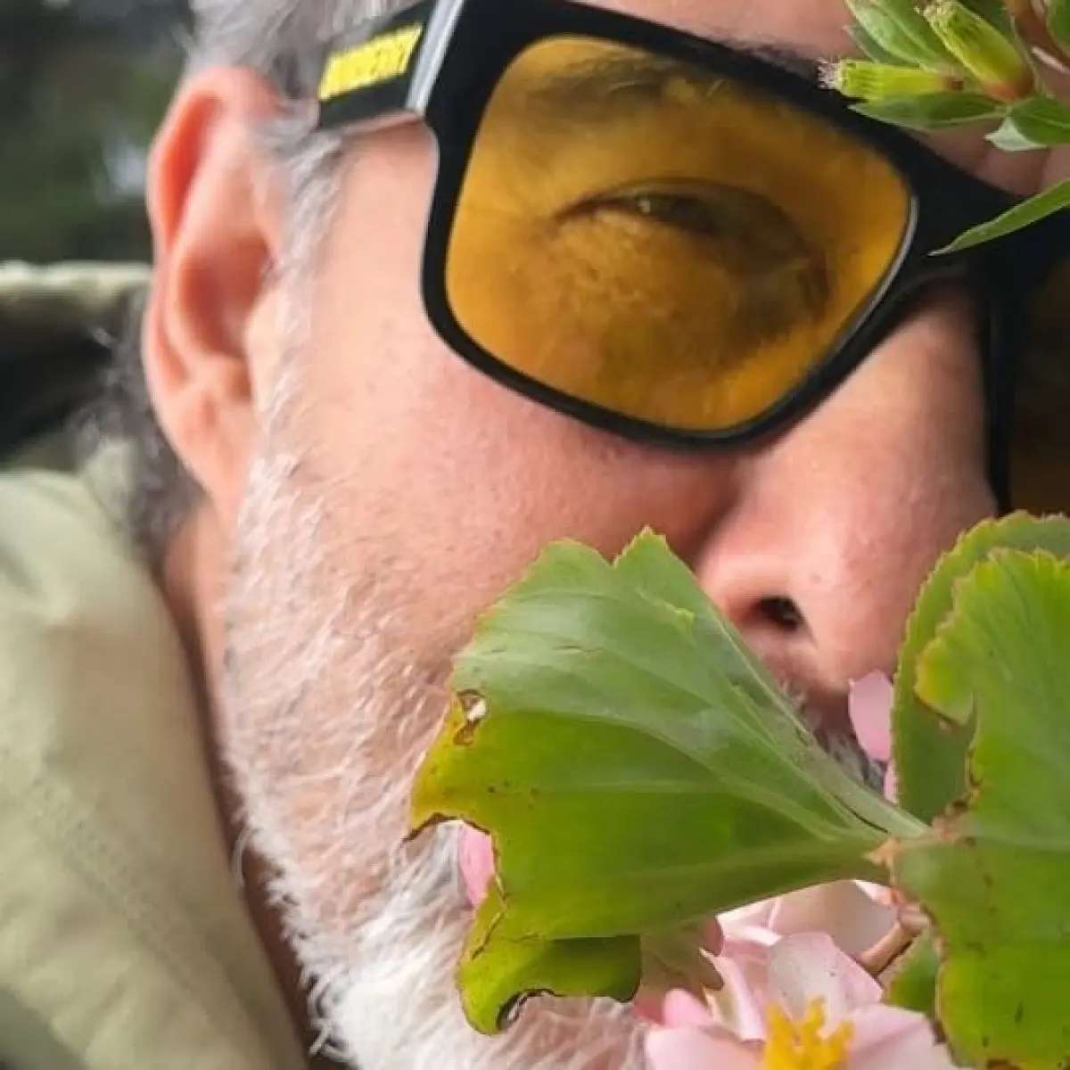 Deepak Tijori Teases Upcoming Music Venture Celebrity actor gives hints of a fresh audio project with alluring charm and creative zest