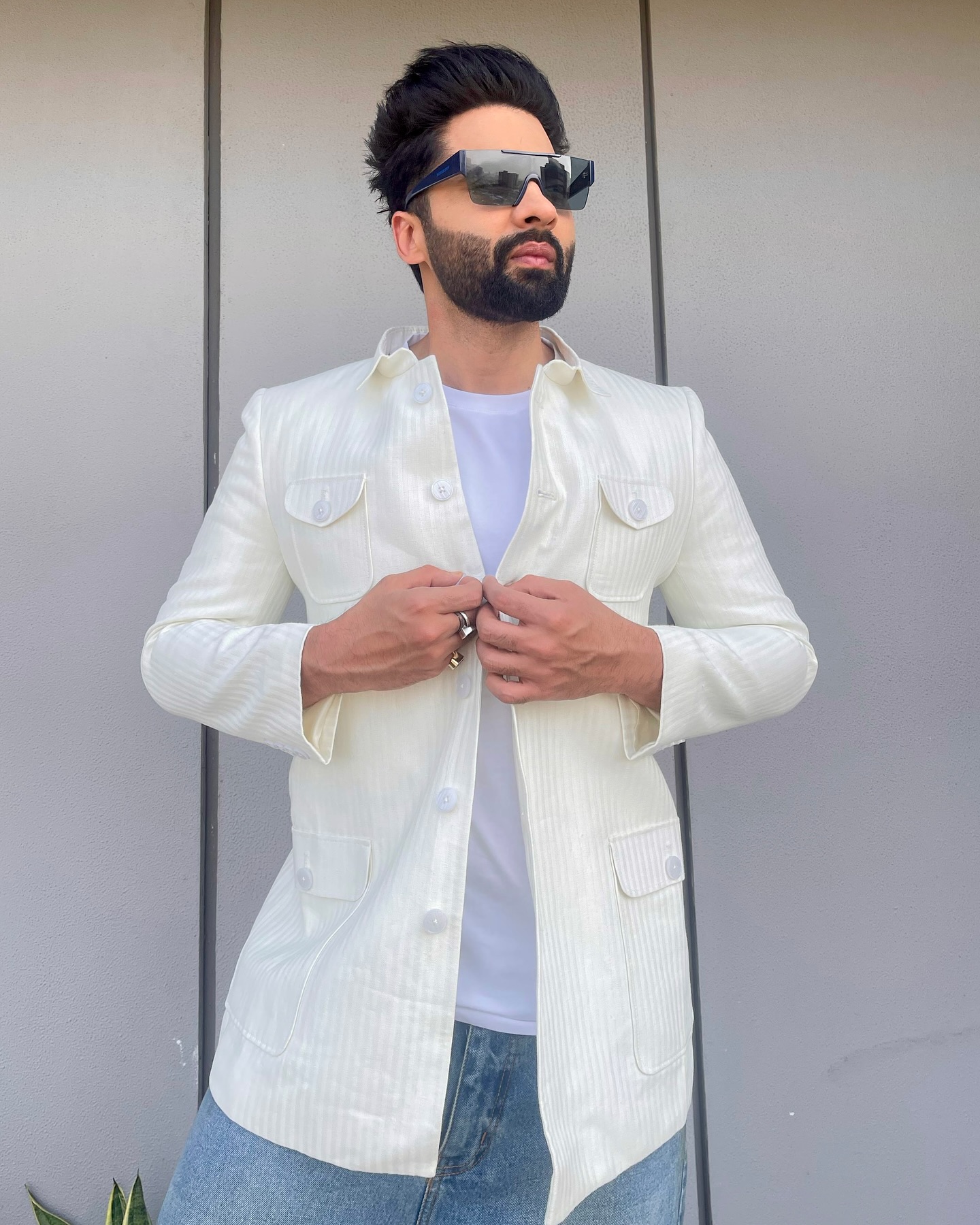Denim Statement: Jackky Bhagnani Styles Boldly A fresh wave of urban chic as the spotlight falls on authenticity in every stitch; pure!!