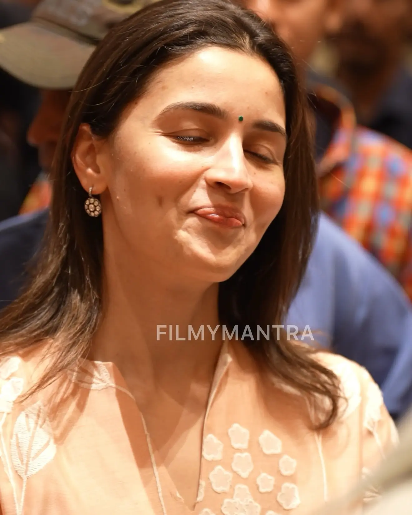 Desi Look Captivates Bollywood Fans