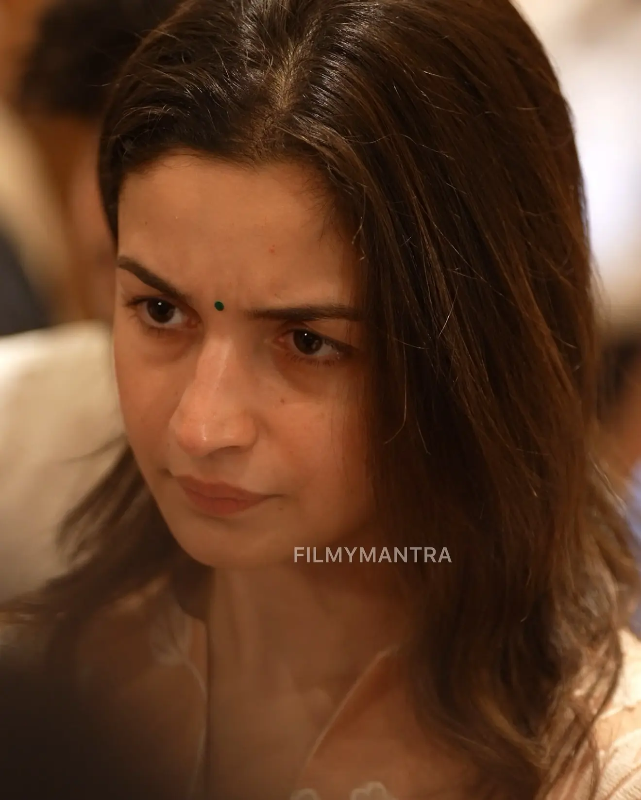 Desi Look Captivates Bollywood Fans