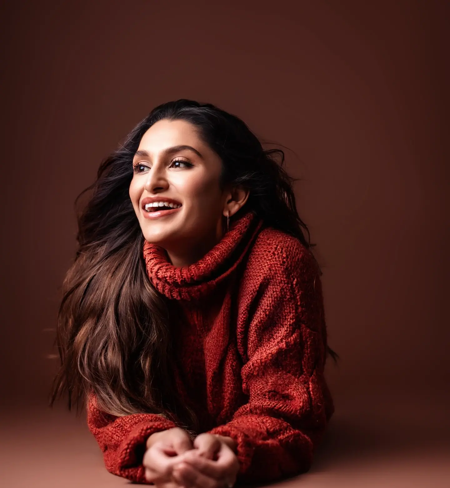 Dhanya Ramkumar Embraces Casual Sunday Vibes Dhanya Ramkumar shows off her laid-back Sunday vibe with charm, style, and genuine warmth.
