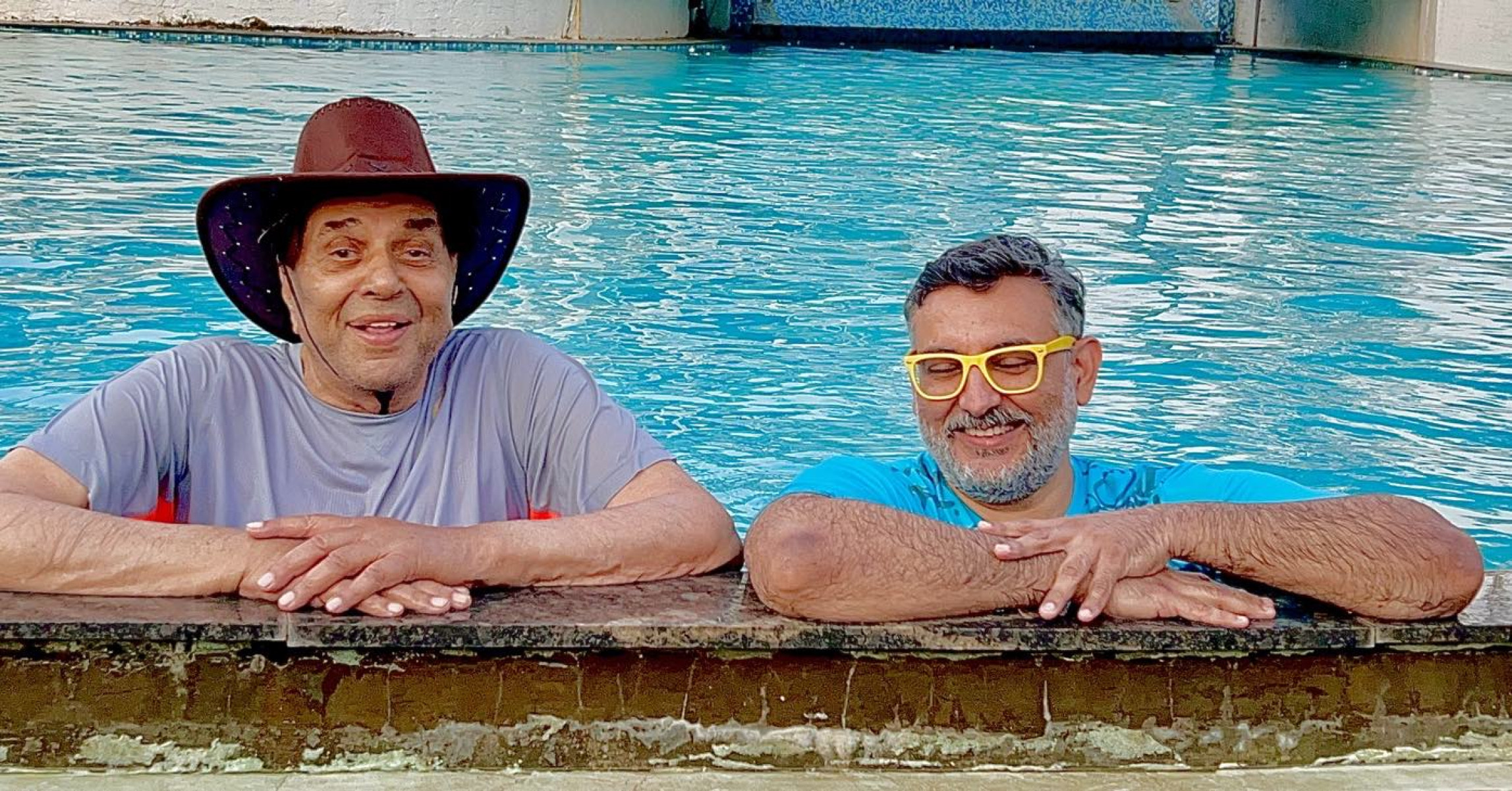 Dharmendra Embraces Aquatic Fitness Routine Celebrated actor explores water exercises with guidance from an expert.