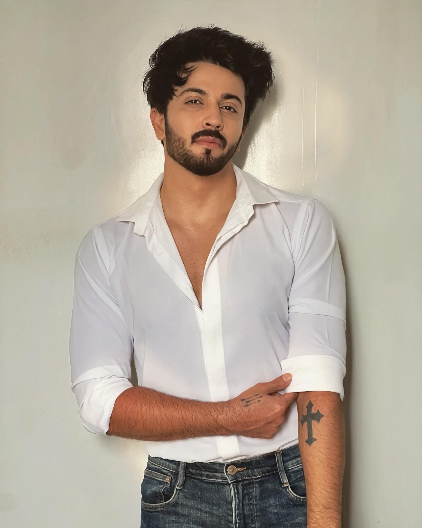 Dheeraj Dhoopar Turns Heads In Casual Blue Jean Look