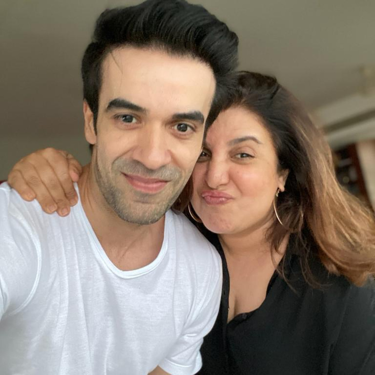 Director Punit D. Malhotra Birthday Cheeky Tribute Farah Khan Kunder gifts director Punit D. Malhotra a quirky birthday shirt with humor now.