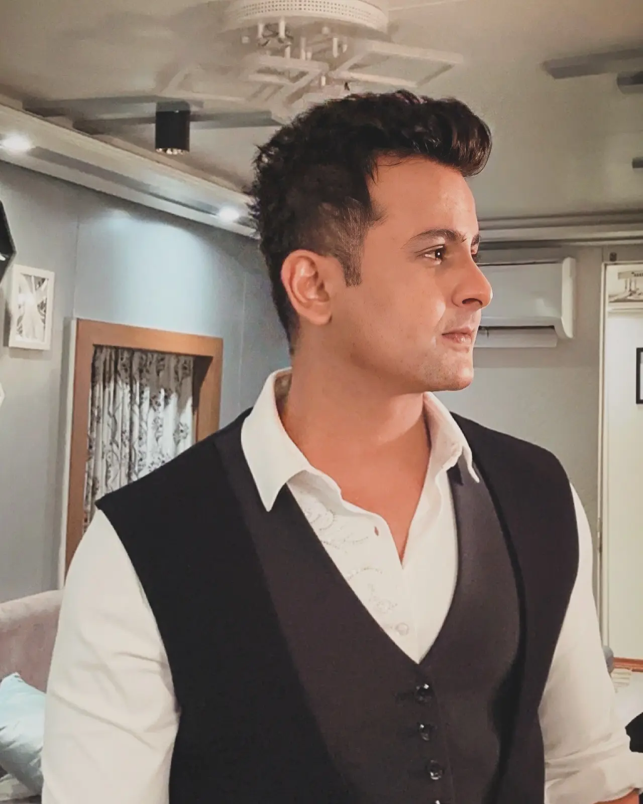 Dr Sanket Bhosale Fresh And Dressed The multi-talented doctor-actor turns heads with his new stylish and humorous look today!!