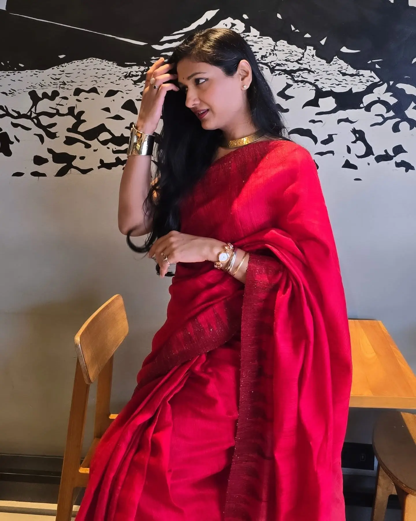 Eesha Agarwal Captivates With Saree Poetry