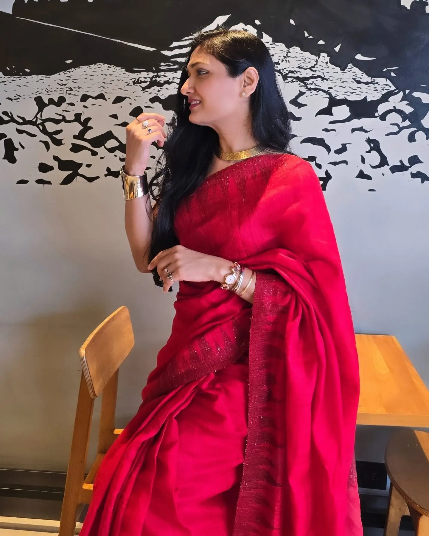 Eesha Agarwal Captivates With Saree Poetry
