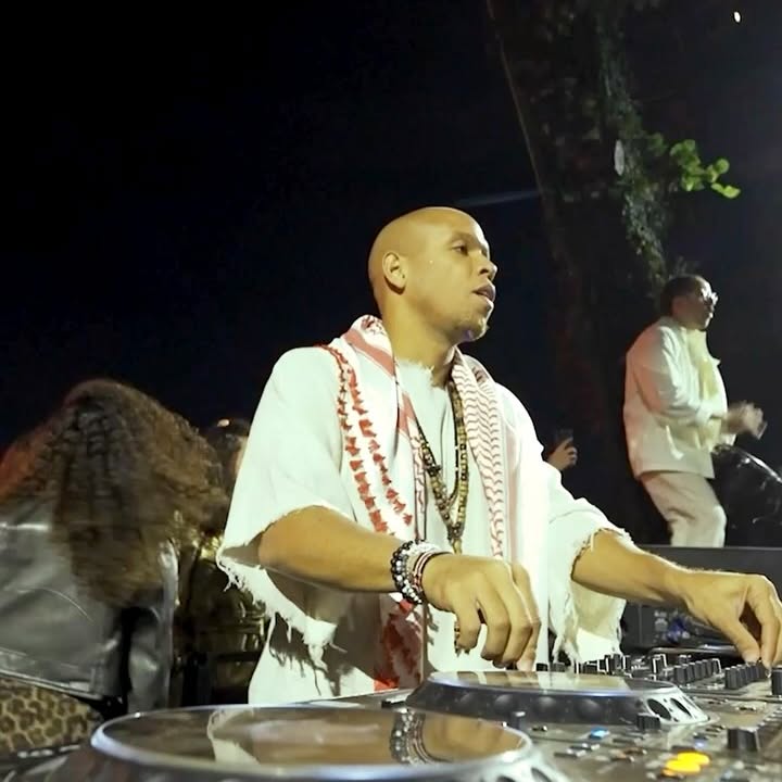 Egyptian Set Live: Giza Unveiling on YouTube