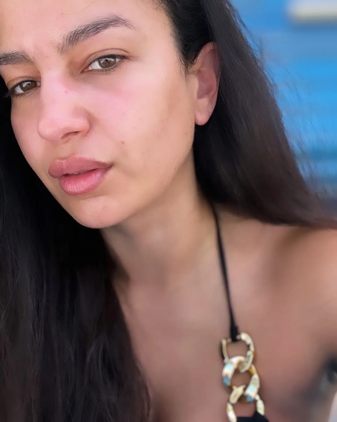 Elena Fernandes Radiates Poolside Confidence