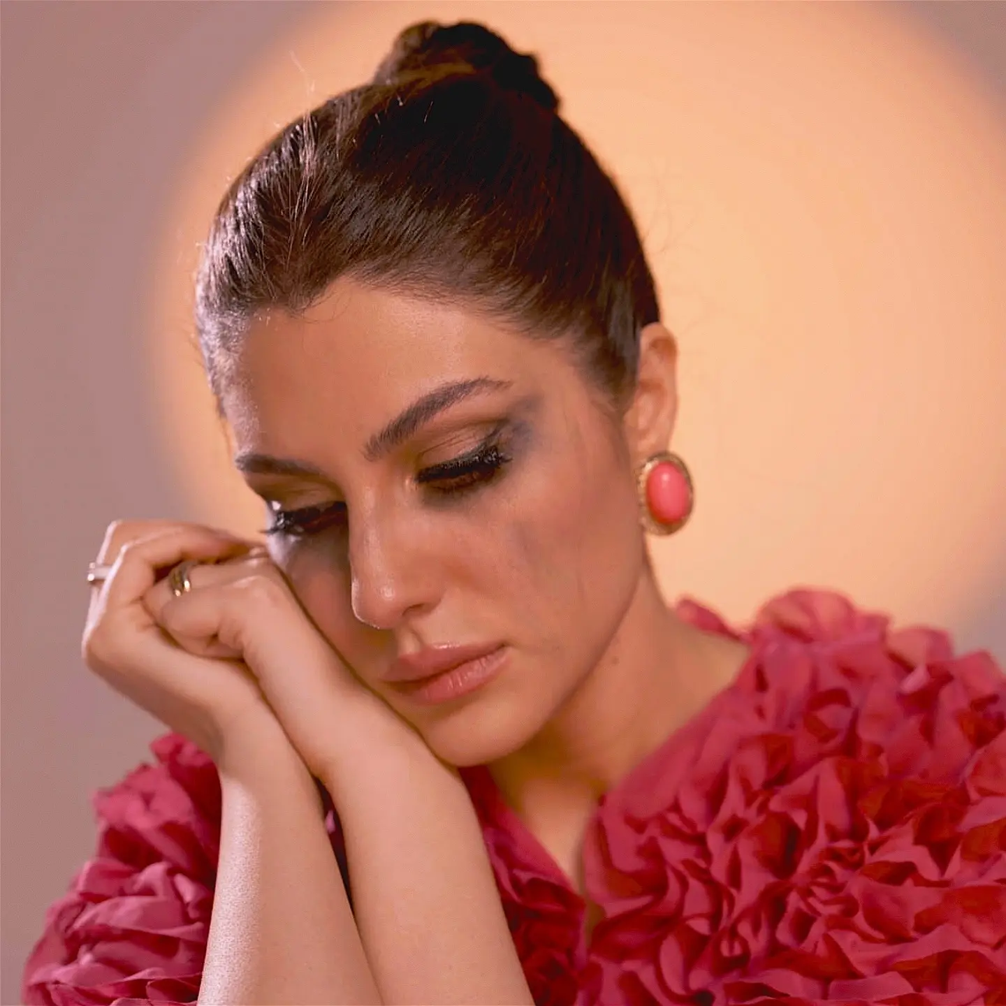 Elnaaz Norouzi Unveils New Music Video On YouTube
