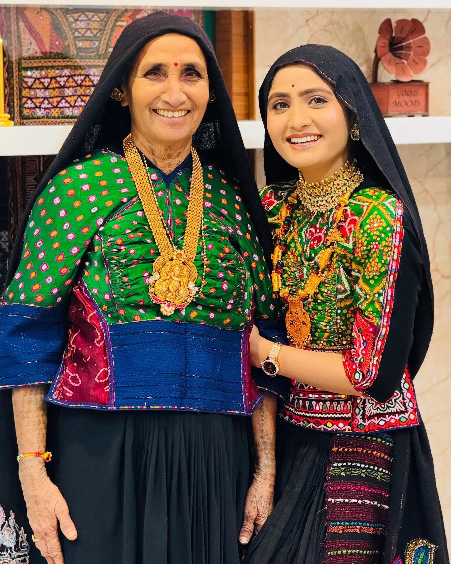 Singer Geeta Ben Rabari marks the day with heartfelt Instagram wishes to all mothers -All