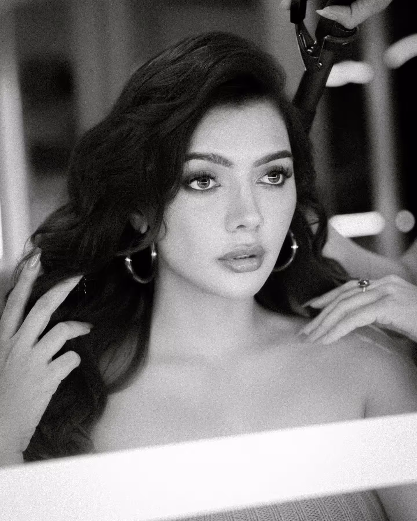 Glamorous Vibes: Ruhii Siingh’s Chic Statement