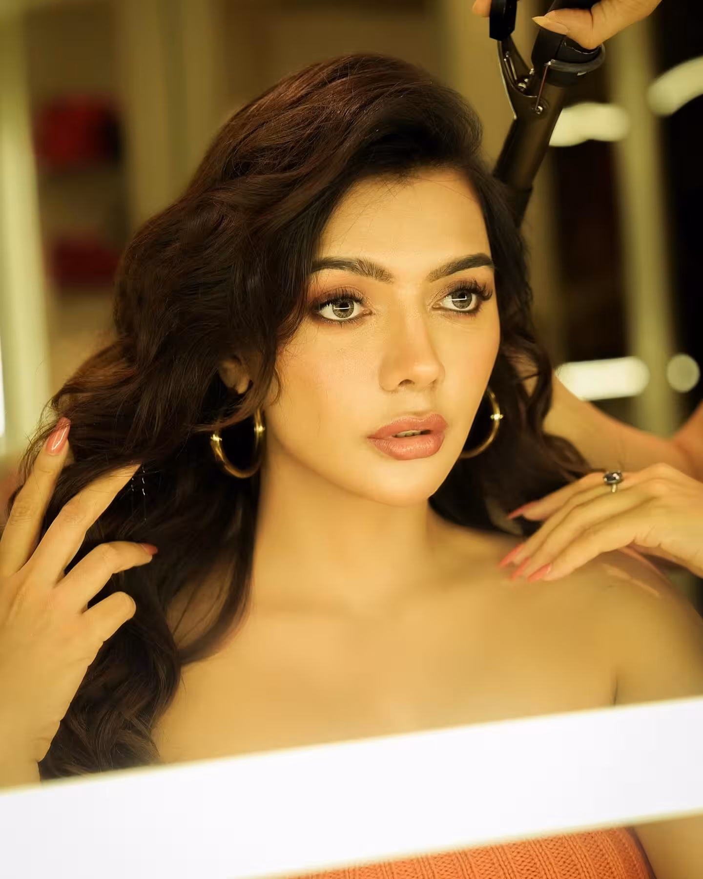 Glamorous Vibes: Ruhii Siingh’s Chic Statement