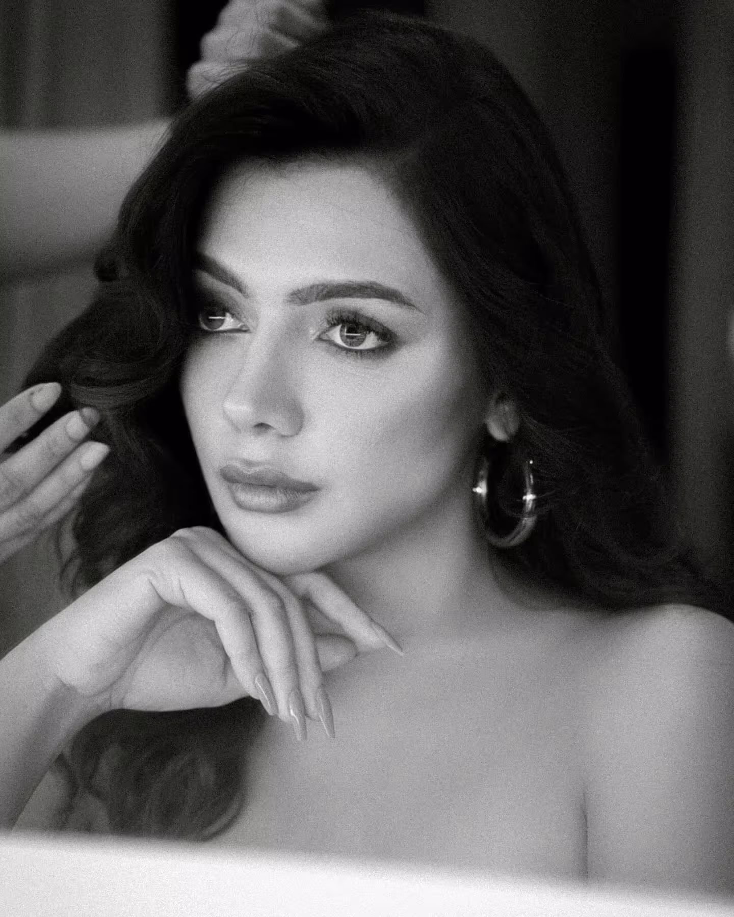 Glamorous Vibes: Ruhii Siingh’s Chic Statement