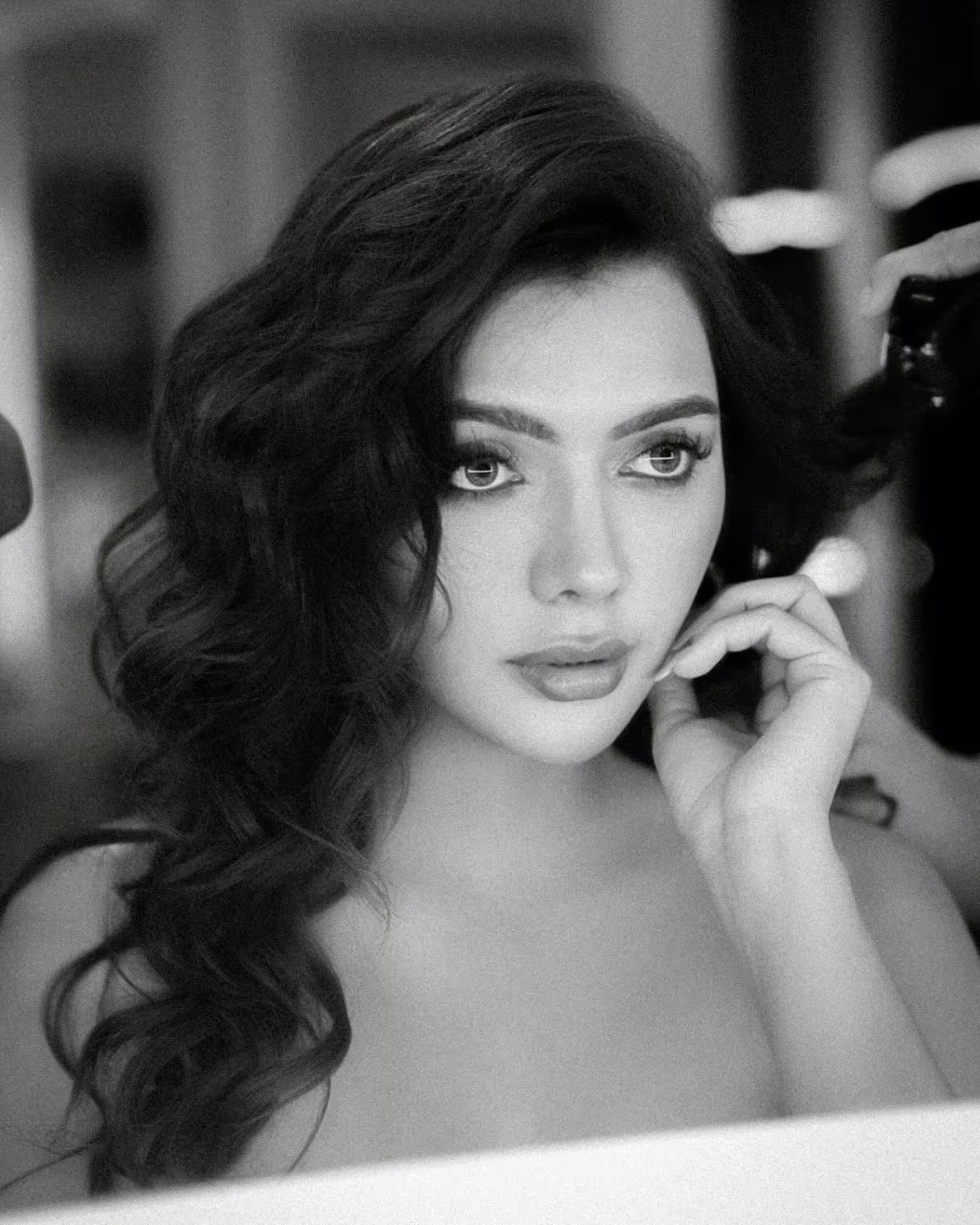 Glamorous Vibes: Ruhii Siingh’s Chic Statement