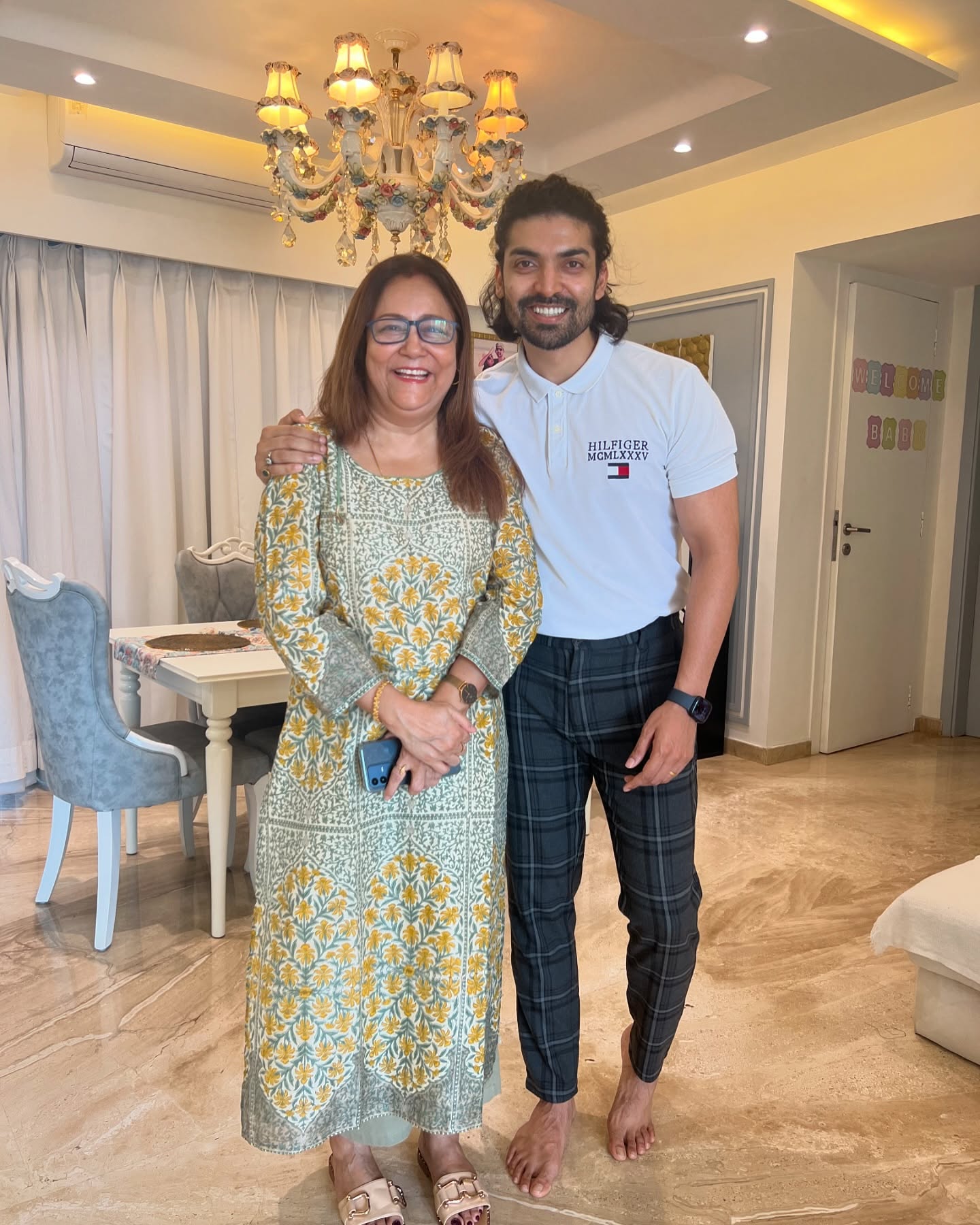 Gurmeet Choudhary Honors Mothers On Special Day