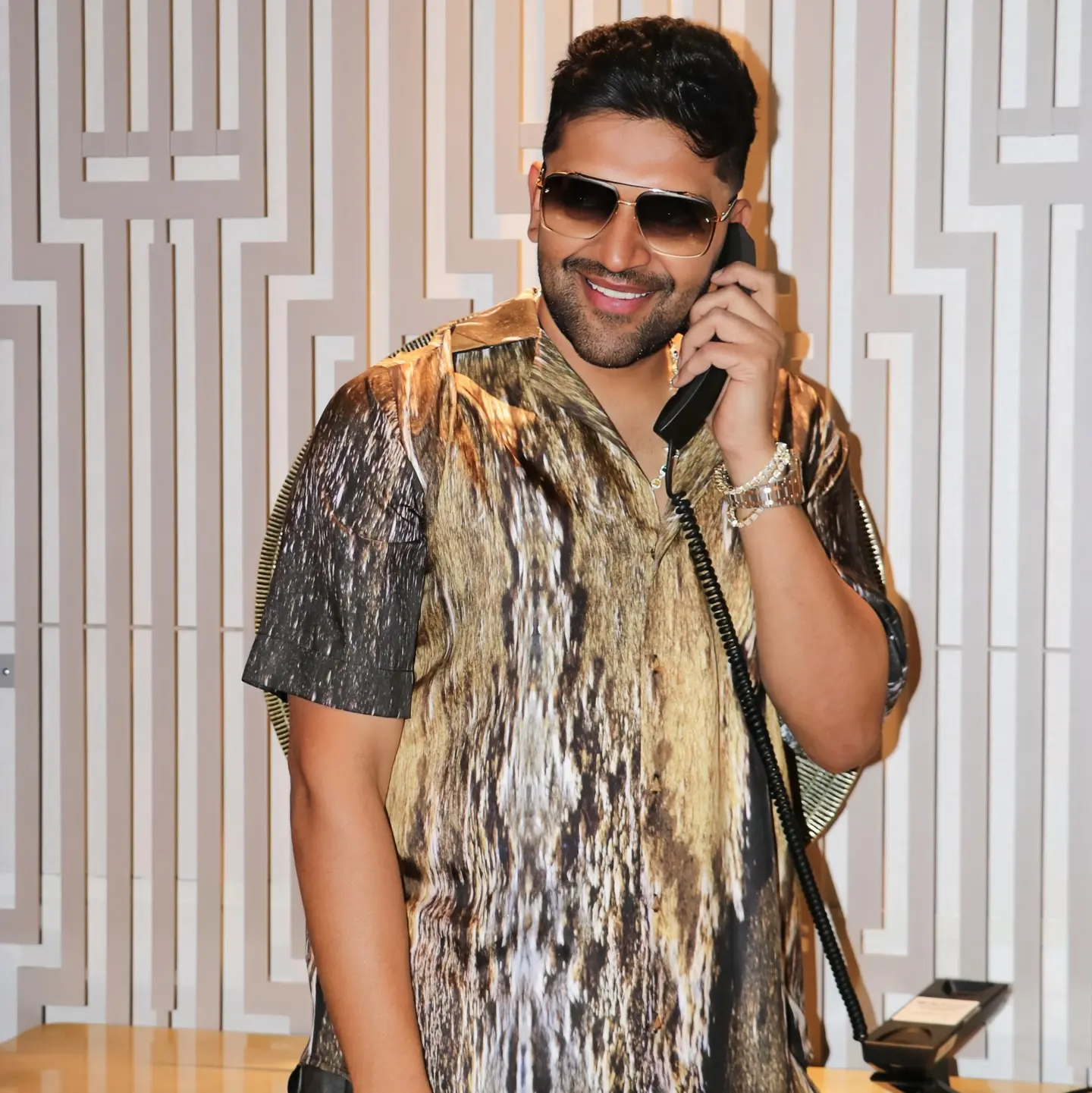 Guru Randhawa Unleashes Worldwide Vibes From beats to global unity, Guru Randhawa inspires with pure time and 'Vibe' united always