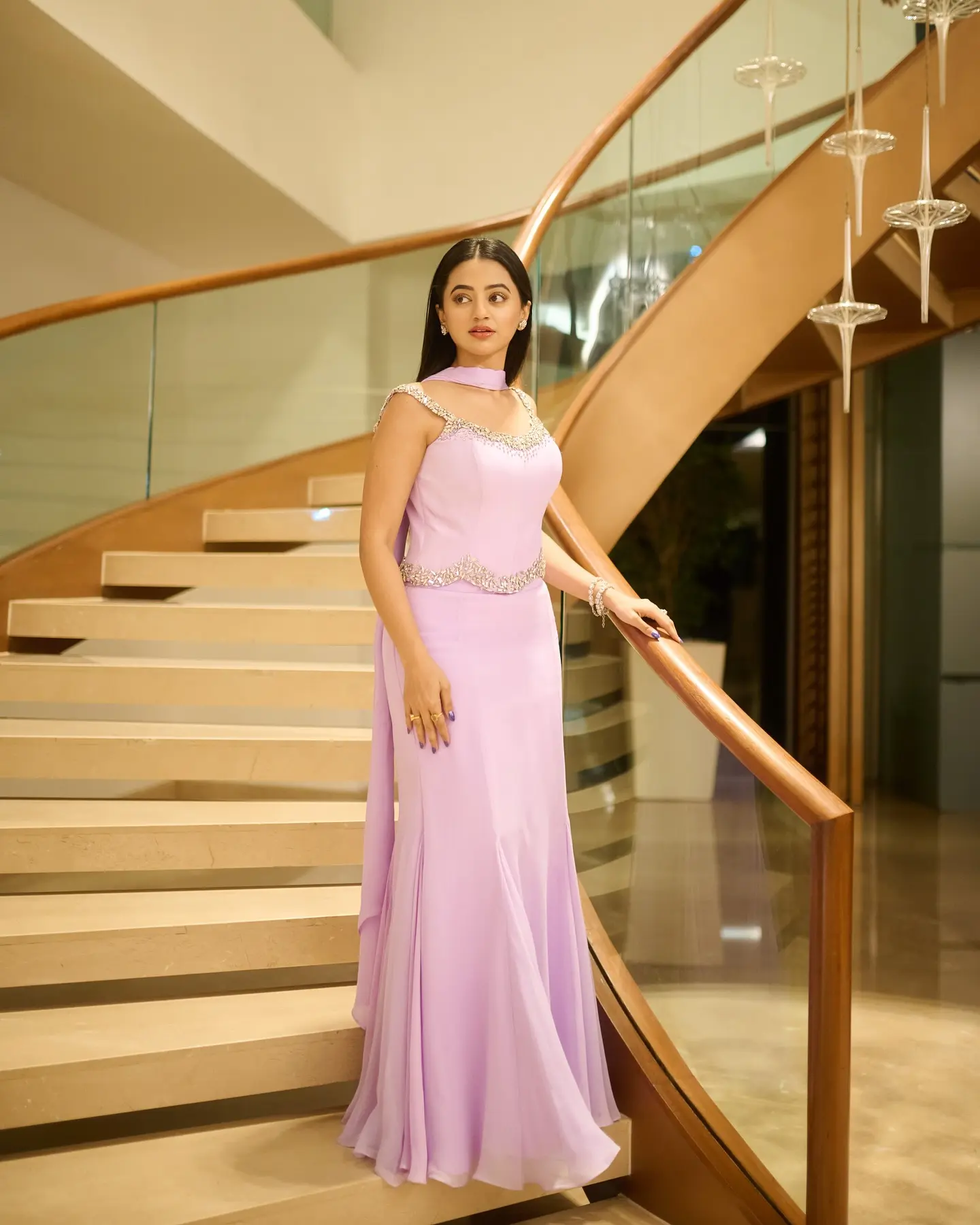 Helly Shah’s Magical Disney Dress Moment Helly Shah stuns in a Disney dress, brilliantly blending style with pure youthful charm!!