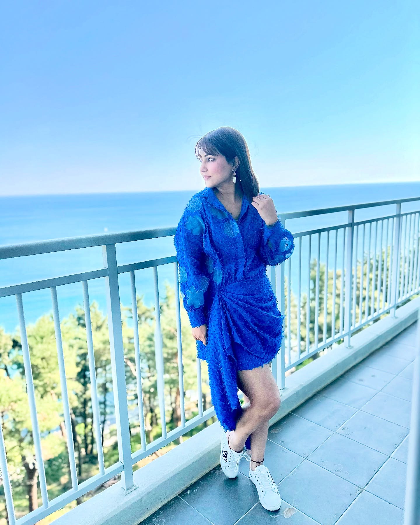 Hina Khan Stuns In Chic Blue Ensemble
