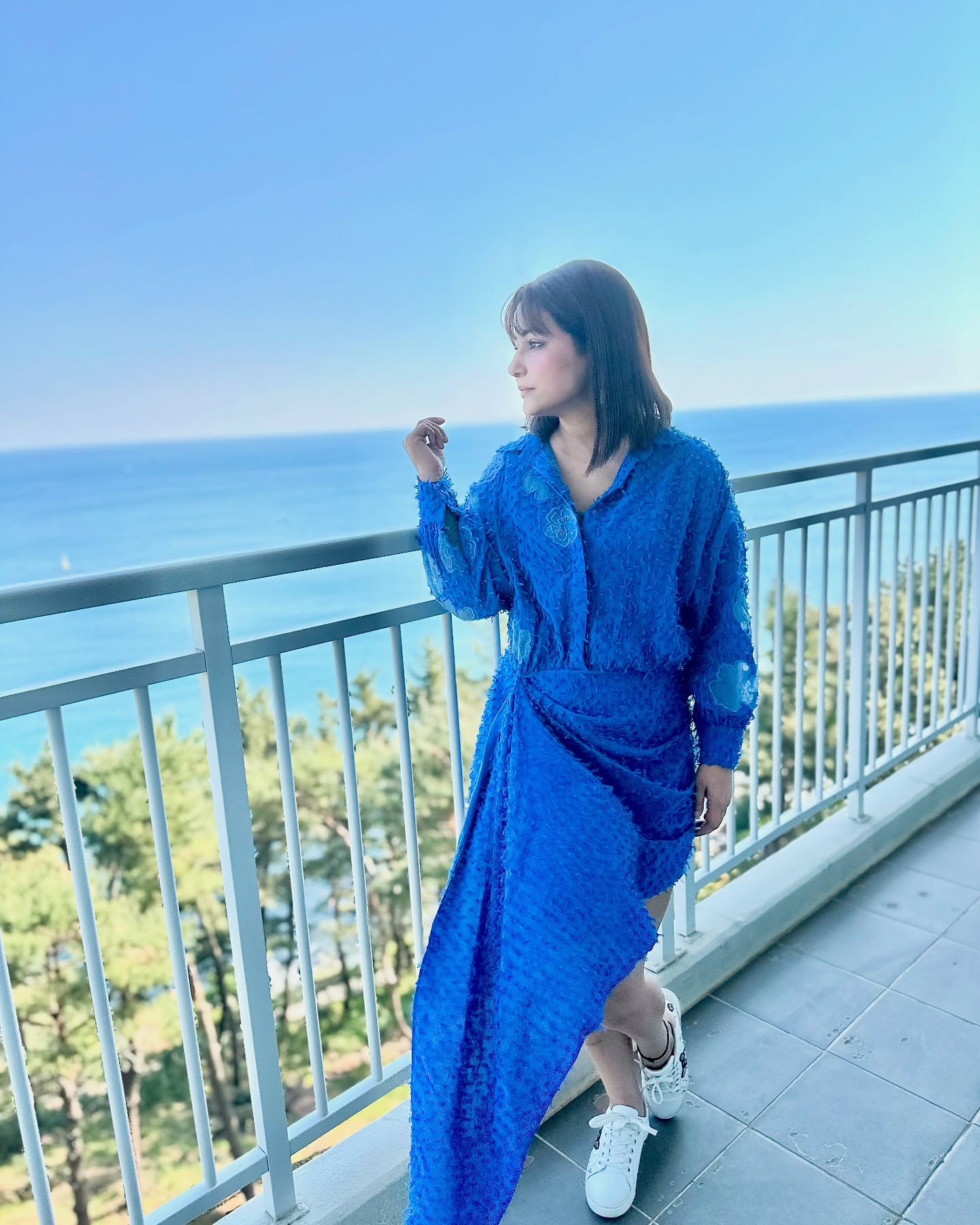 Hina Khan Stuns In Chic Blue Ensemble