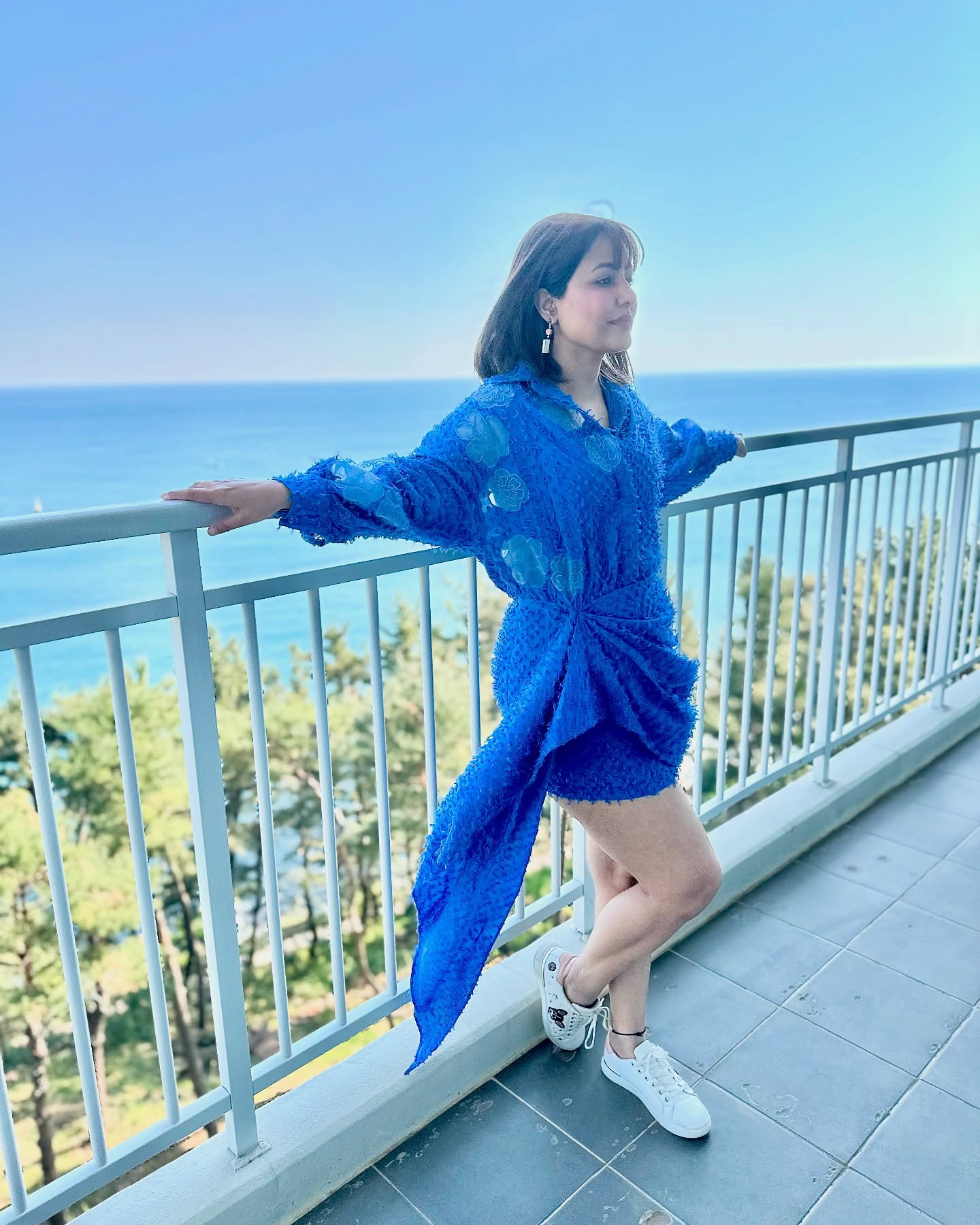 Hina Khan Stuns In Chic Blue Ensemble