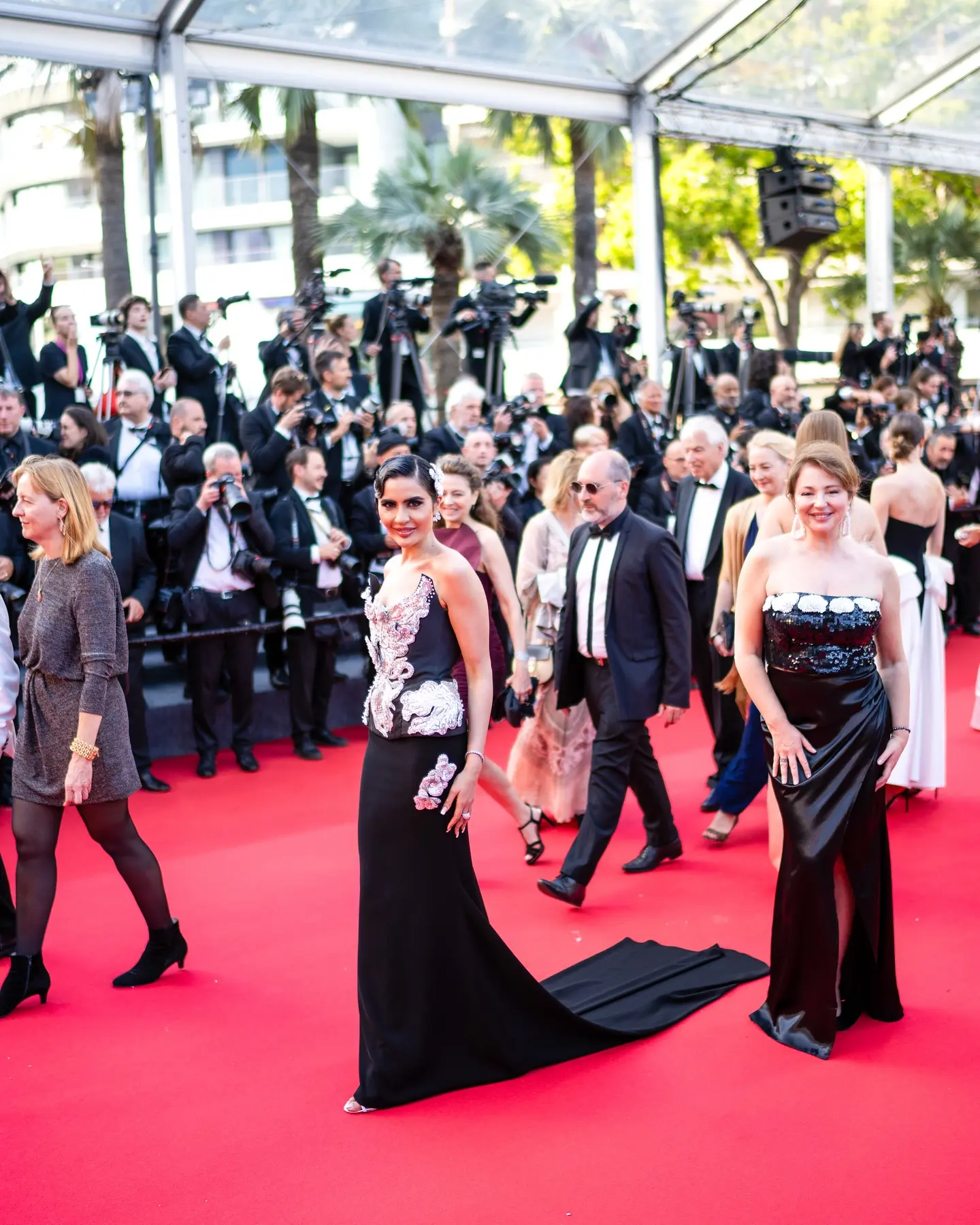 Hollywood Glam Shines At Cannes Red Carpet