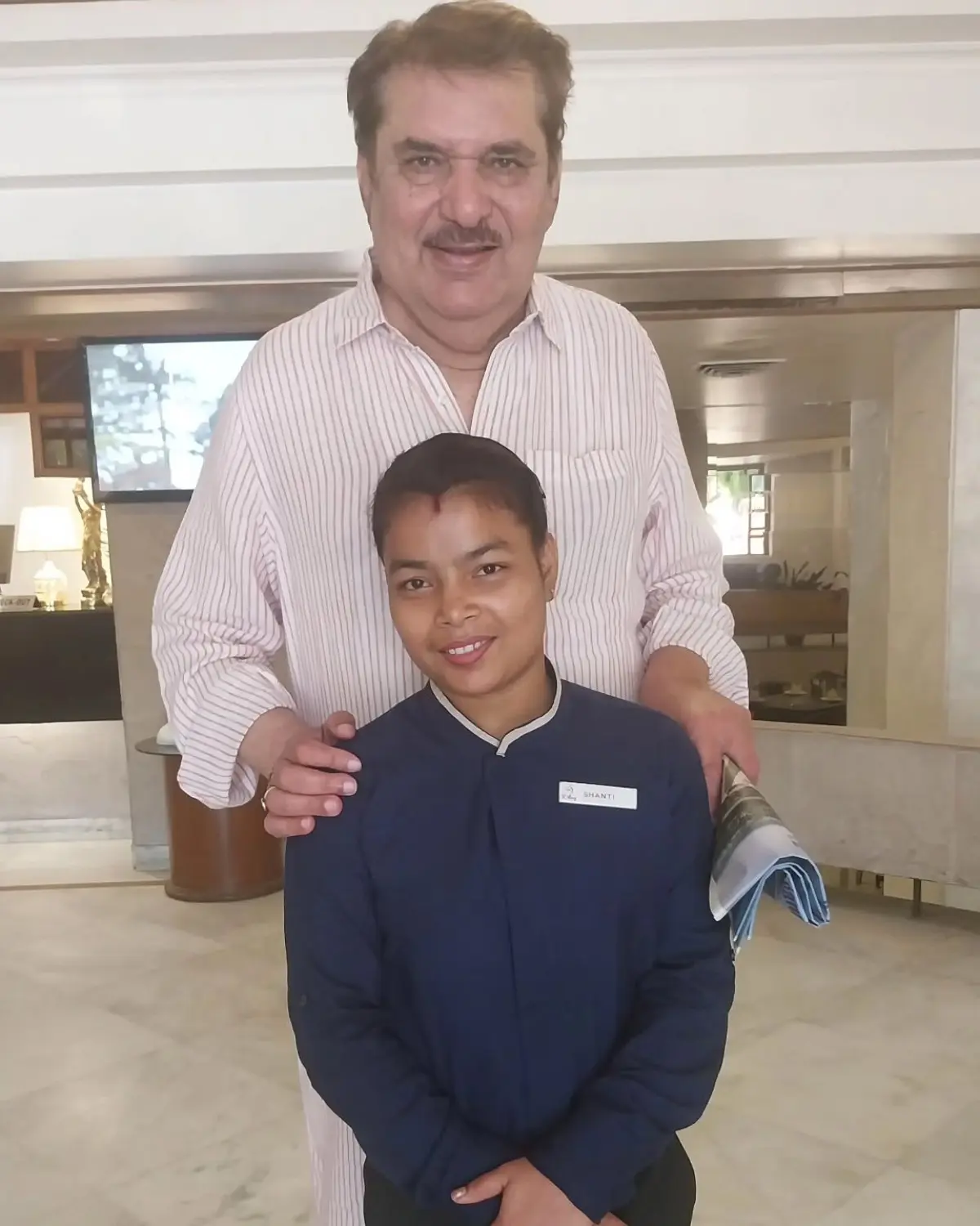Raza Murad Honoring Hardworking Women In Hospitality Actor salutes devoted restaurant staff who balance professional tasks and home duties.