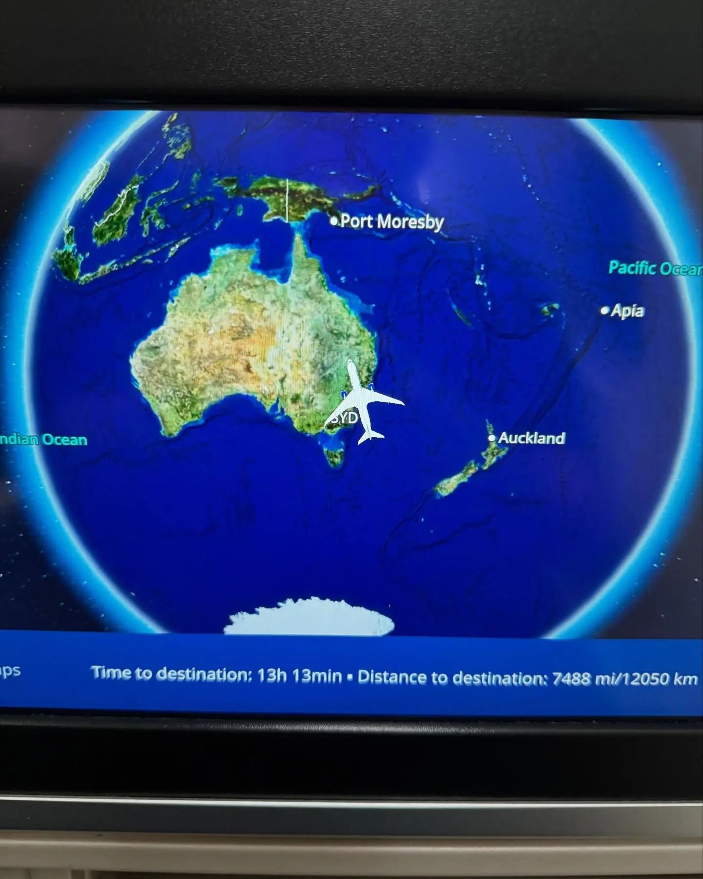 Ian Bagg Heads Home Amid Delays, Praises United Sydney Team Ian Bagg departs after delay, lauding Sydney's top-notch service with heartfelt thanks - TY!