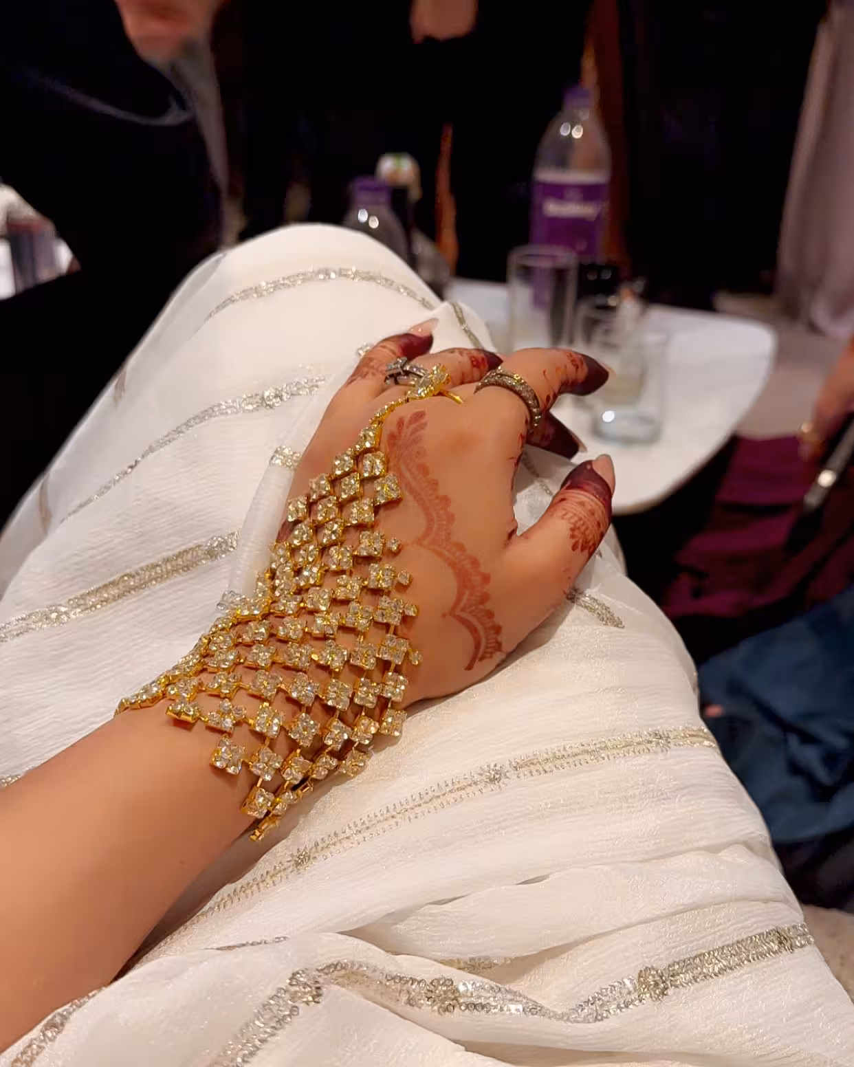 Iira Soni Dazzles With Mirror-Themed Glamour