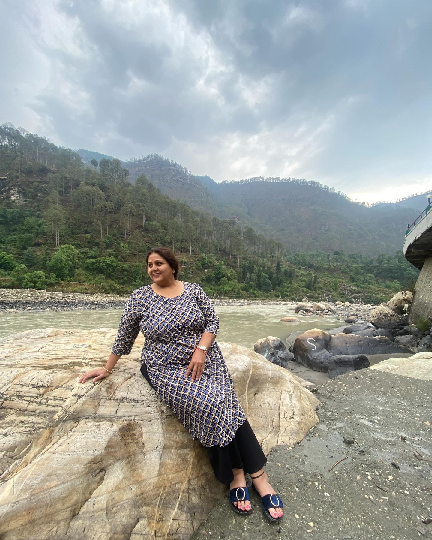 Isha Rikhi Honors Maternal Legacy With Heartfelt Tribute