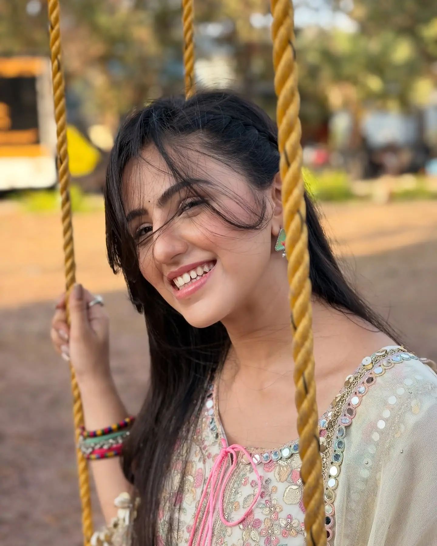 Isha’s Style Shines On Dangal TV Discover bold vibes on Patibramachari daily with chic fashion moments that truly dazzle.
