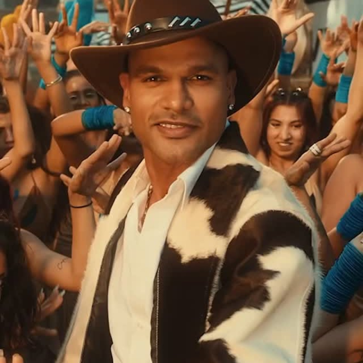 Dive into the beat as Jacqueline charms YouTube with a star-studded, global hit vibe now.