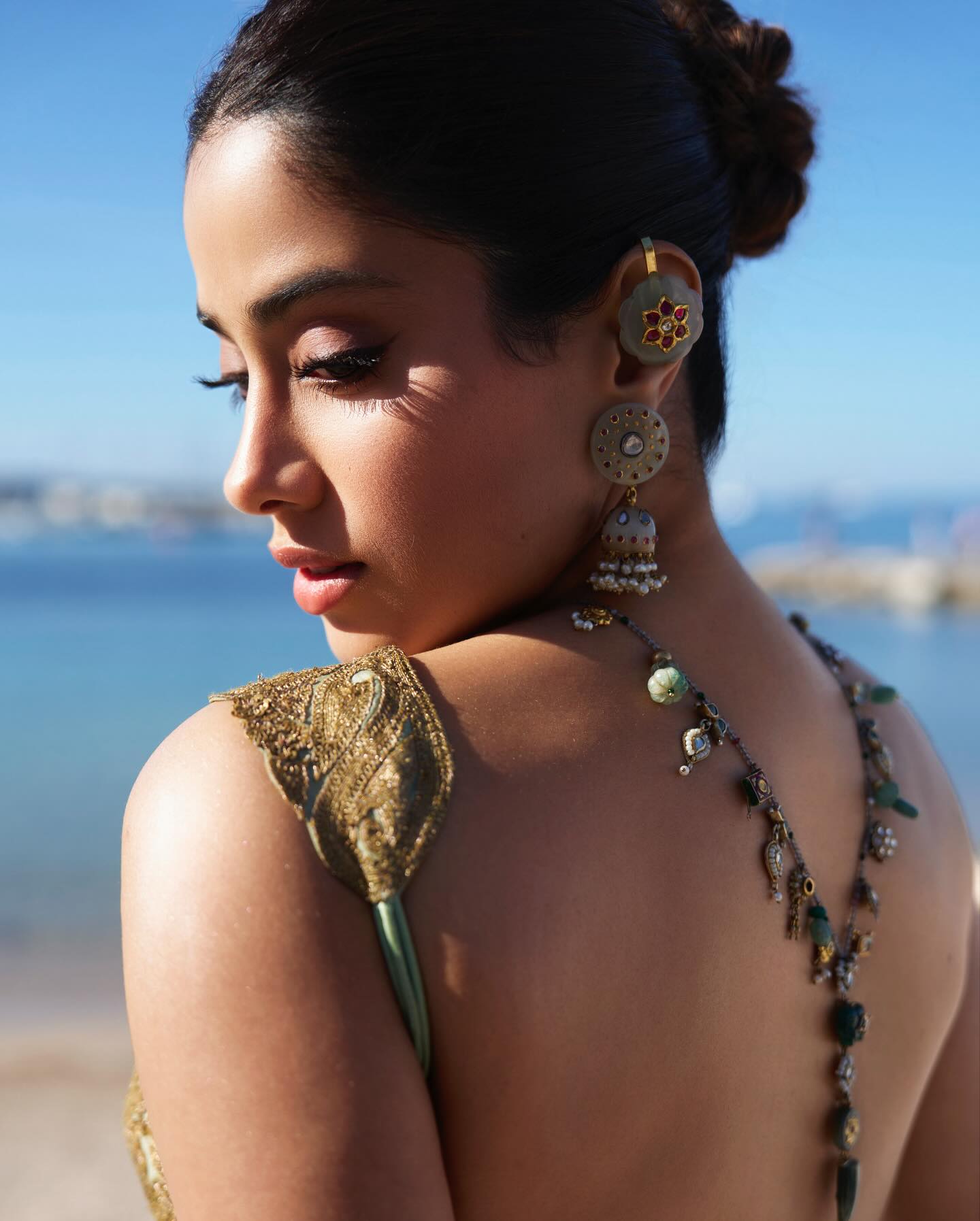Janhvi Kapoor Dazzles at Homebound Premiere