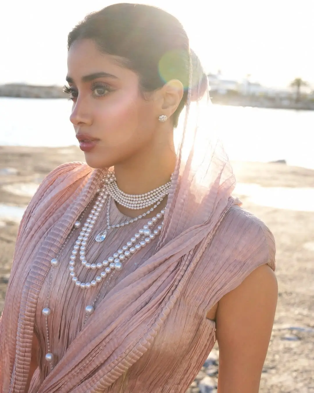 Janhvi Kapoor Dazzles In Ethereal Tarun Tahiliani Look