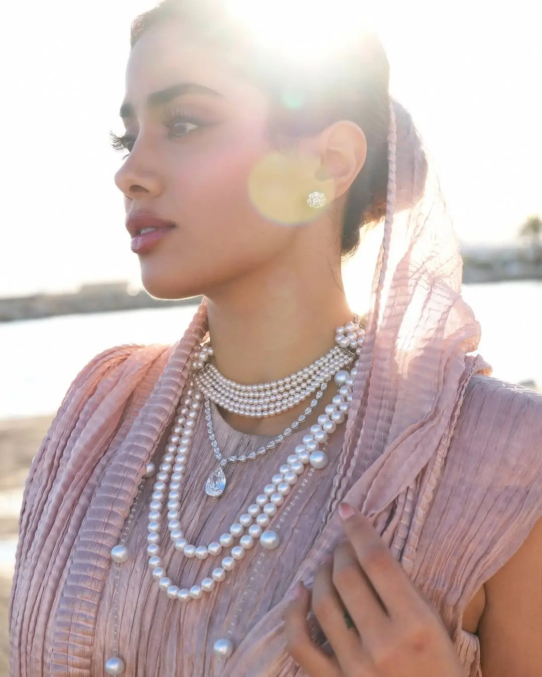 Janhvi Kapoor Dazzles In Ethereal Tarun Tahiliani Look