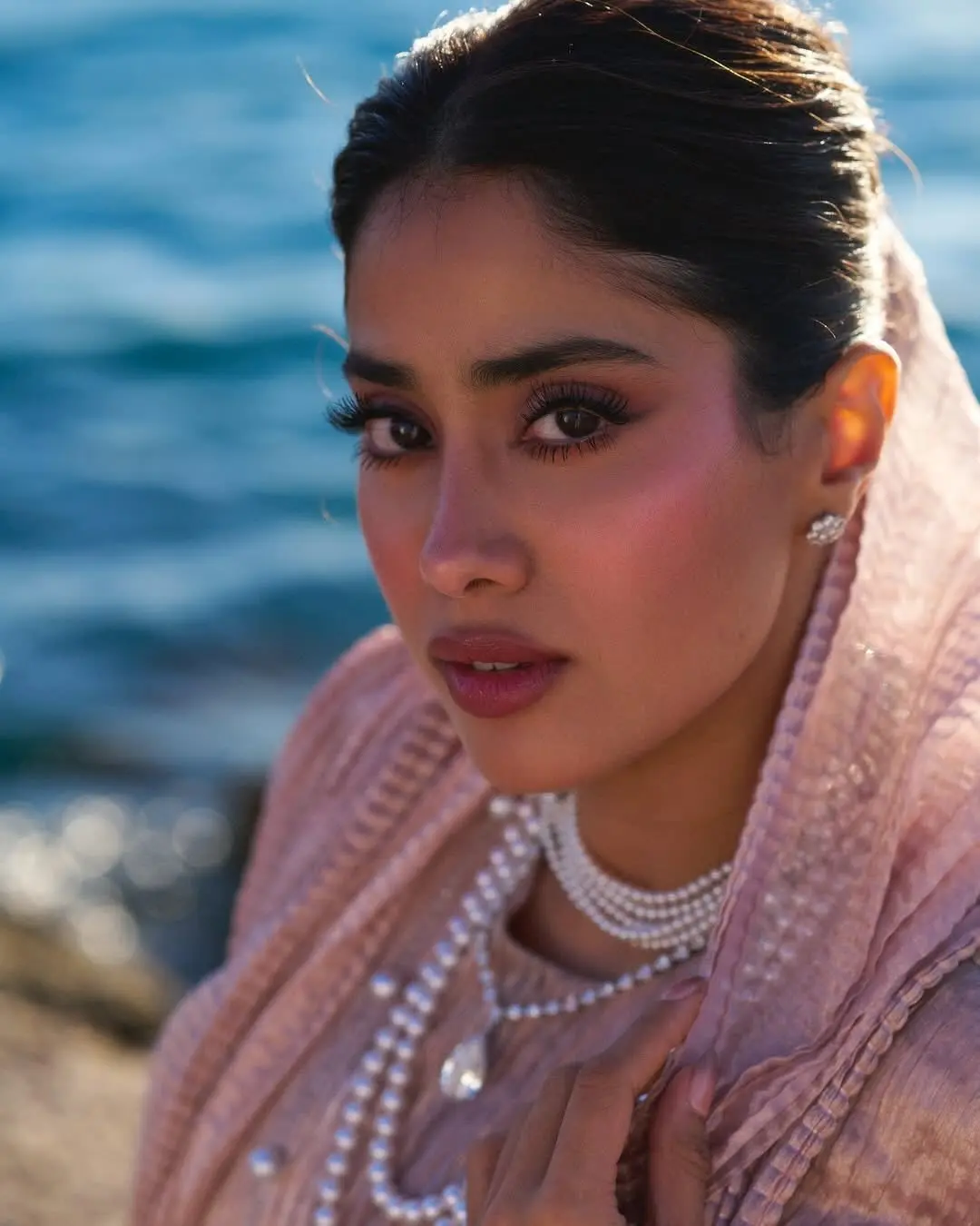 Janhvi Kapoor Dazzles In Ethereal Tarun Tahiliani Look